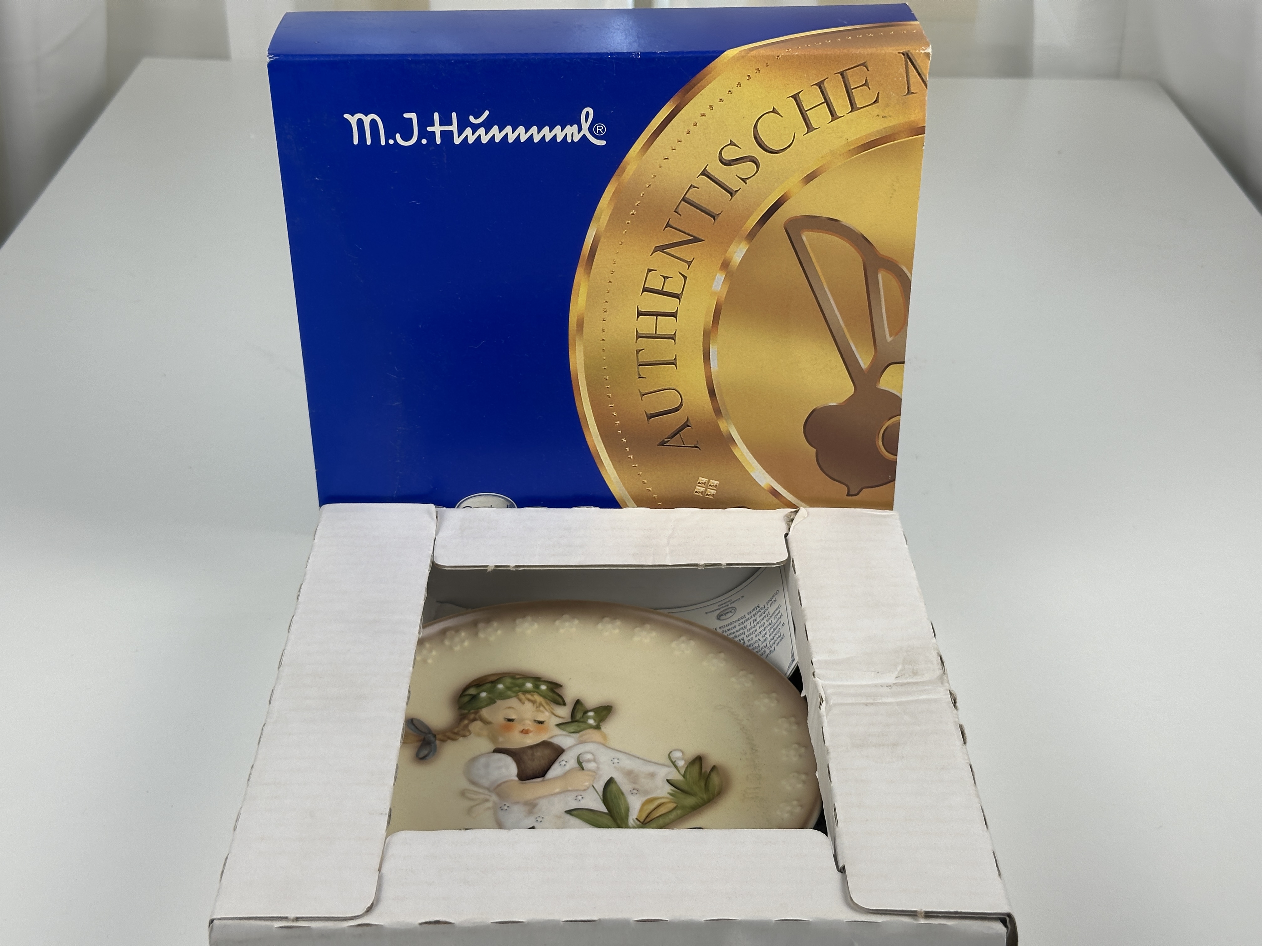 M.I. Hummel Teller Ø 18 cm Jahresteller 2000. 1 Wahl mit Ovp - Top Zustand