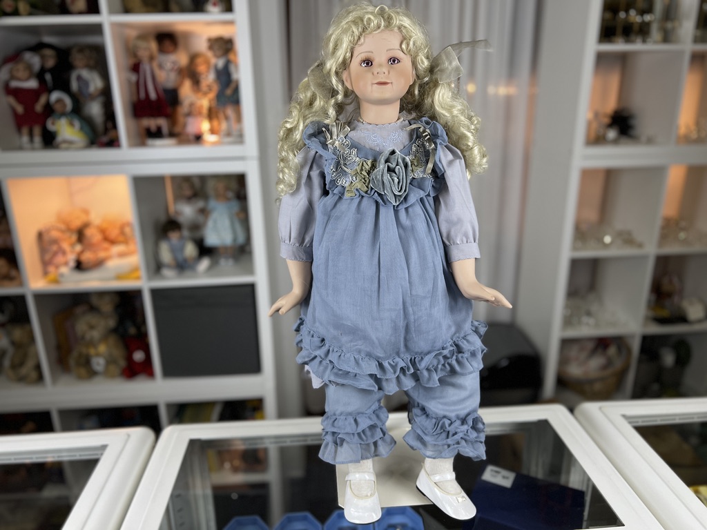  Thelma Resch Künstlerpuppe Porzellan Puppe 76 cm. Top Zustand