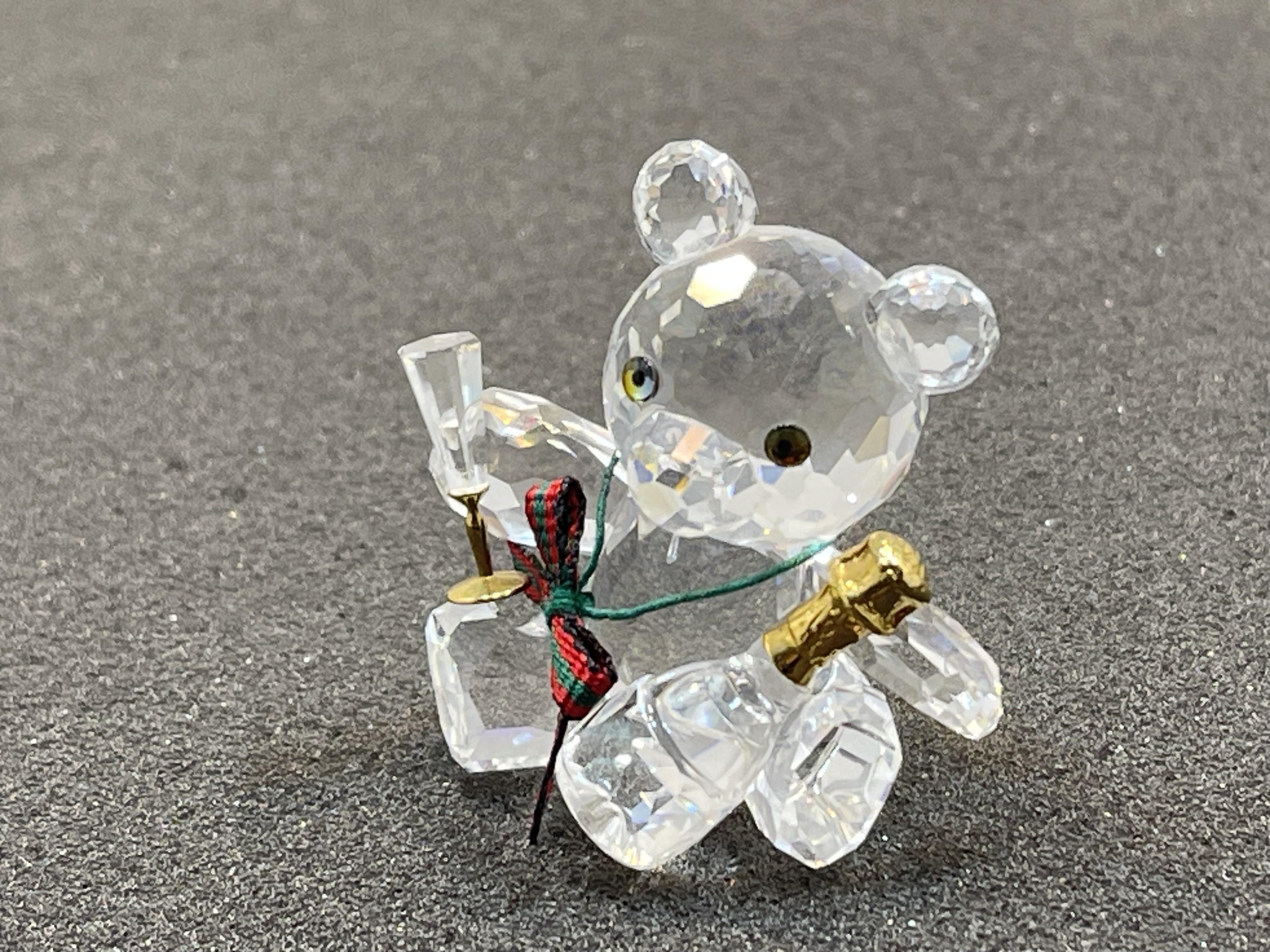 Swarovski Figur 238168 Kris Bär, Feiernder Bär 4 cm. Top Zustand