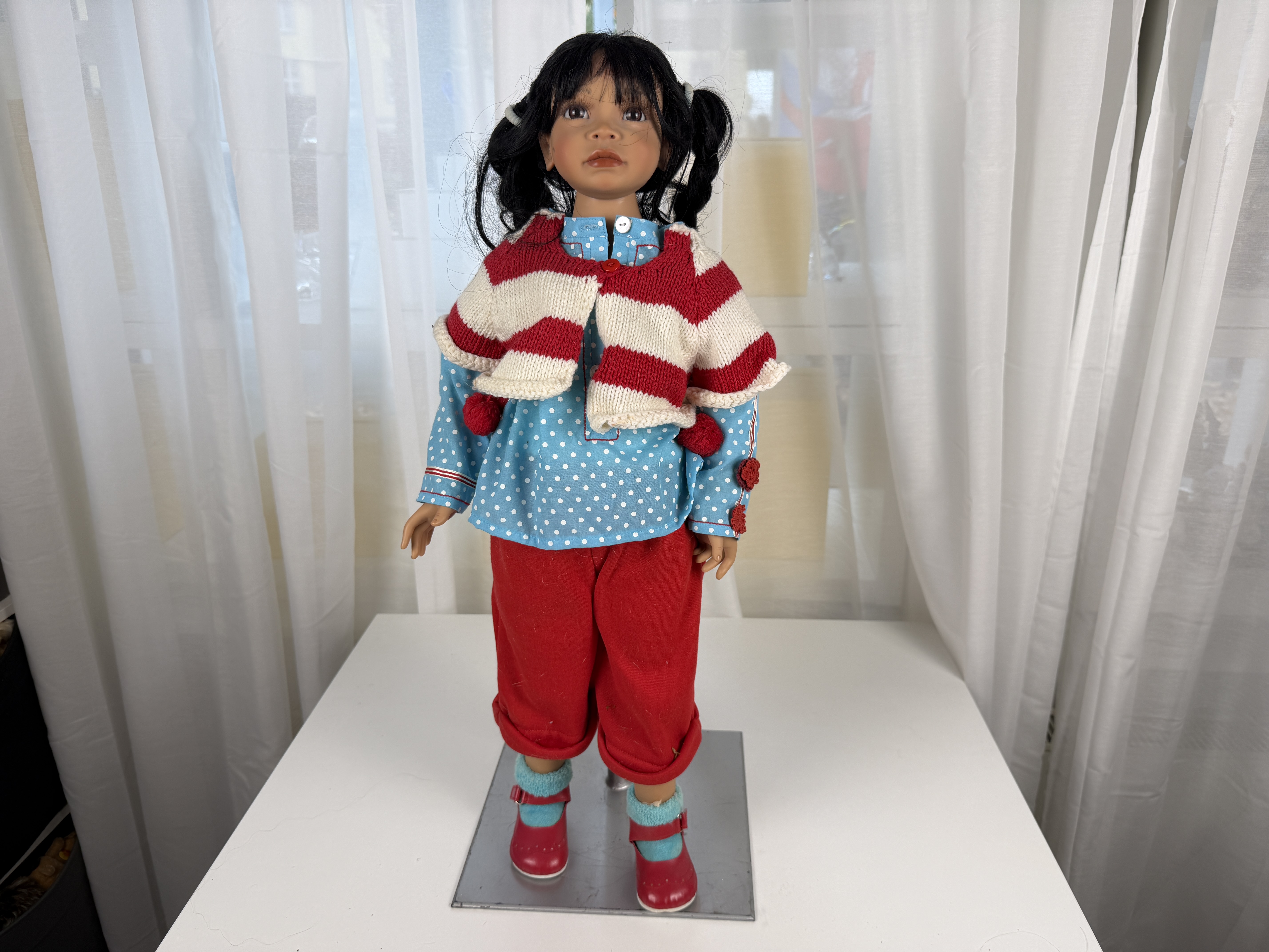 Künstlerpuppe Angela Sutter Vinyl Puppe 68 cm.  Top Zustand 