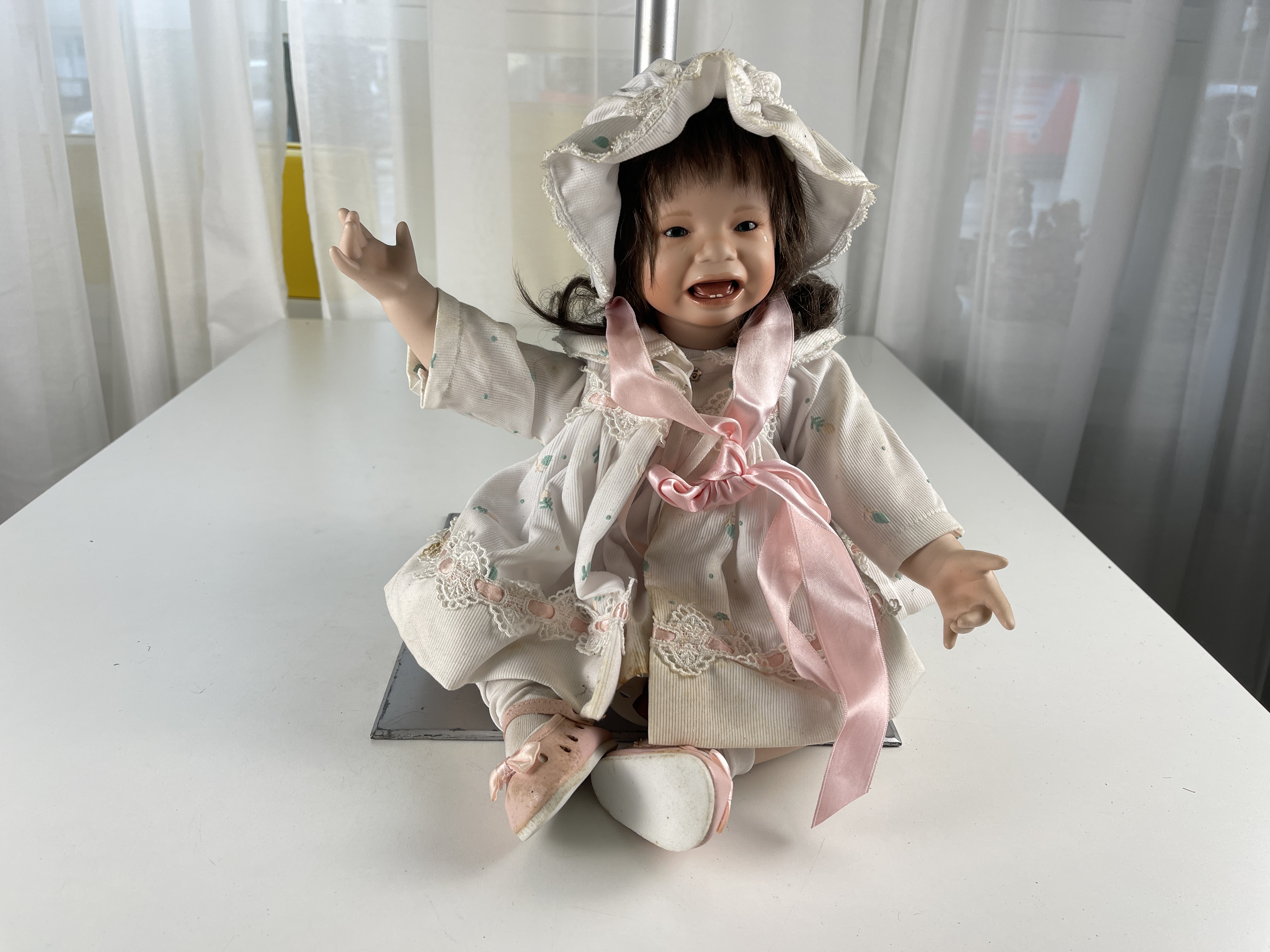 Donna Rubert Sammler Porzellan Puppe 40 cm. Schmutzig