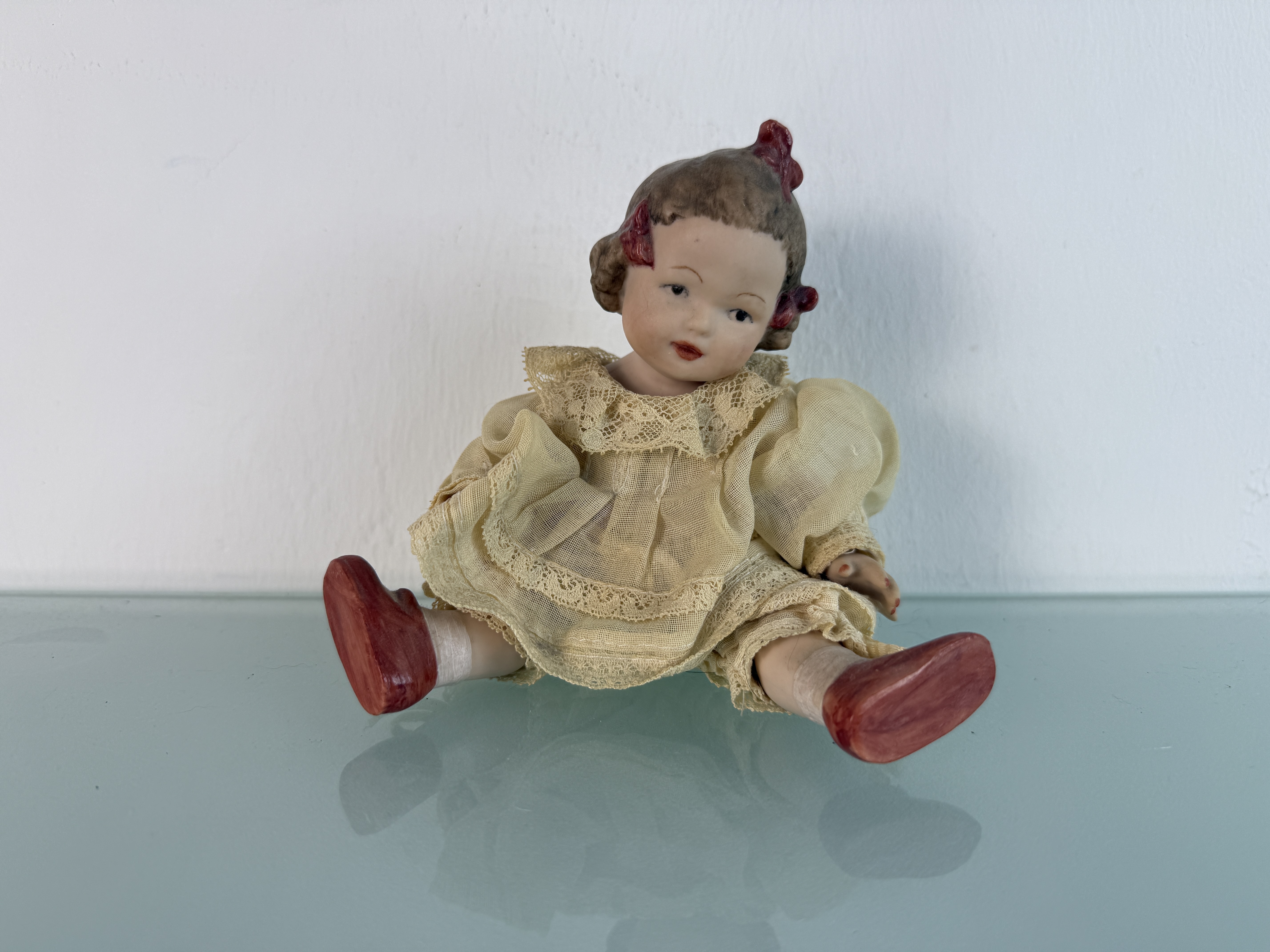 Künstlerpuppe Sammler Porzellankopf Puppe 18 cm Zustand Siehe Fotos.   