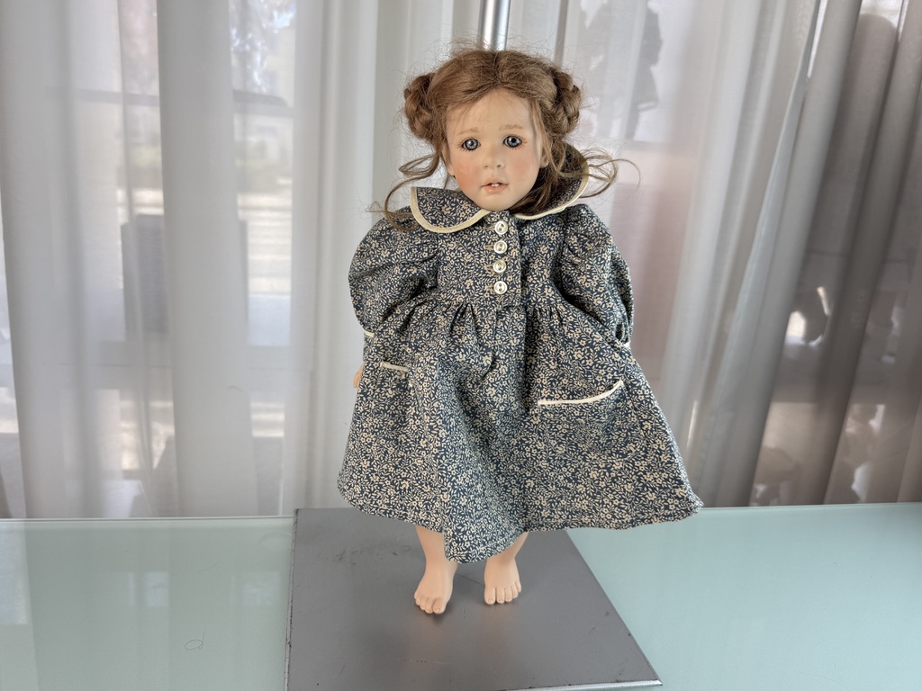 Künstlerpuppe Ruth Treffeisen Vinyl Puppe 38 cm. Top Zustand  