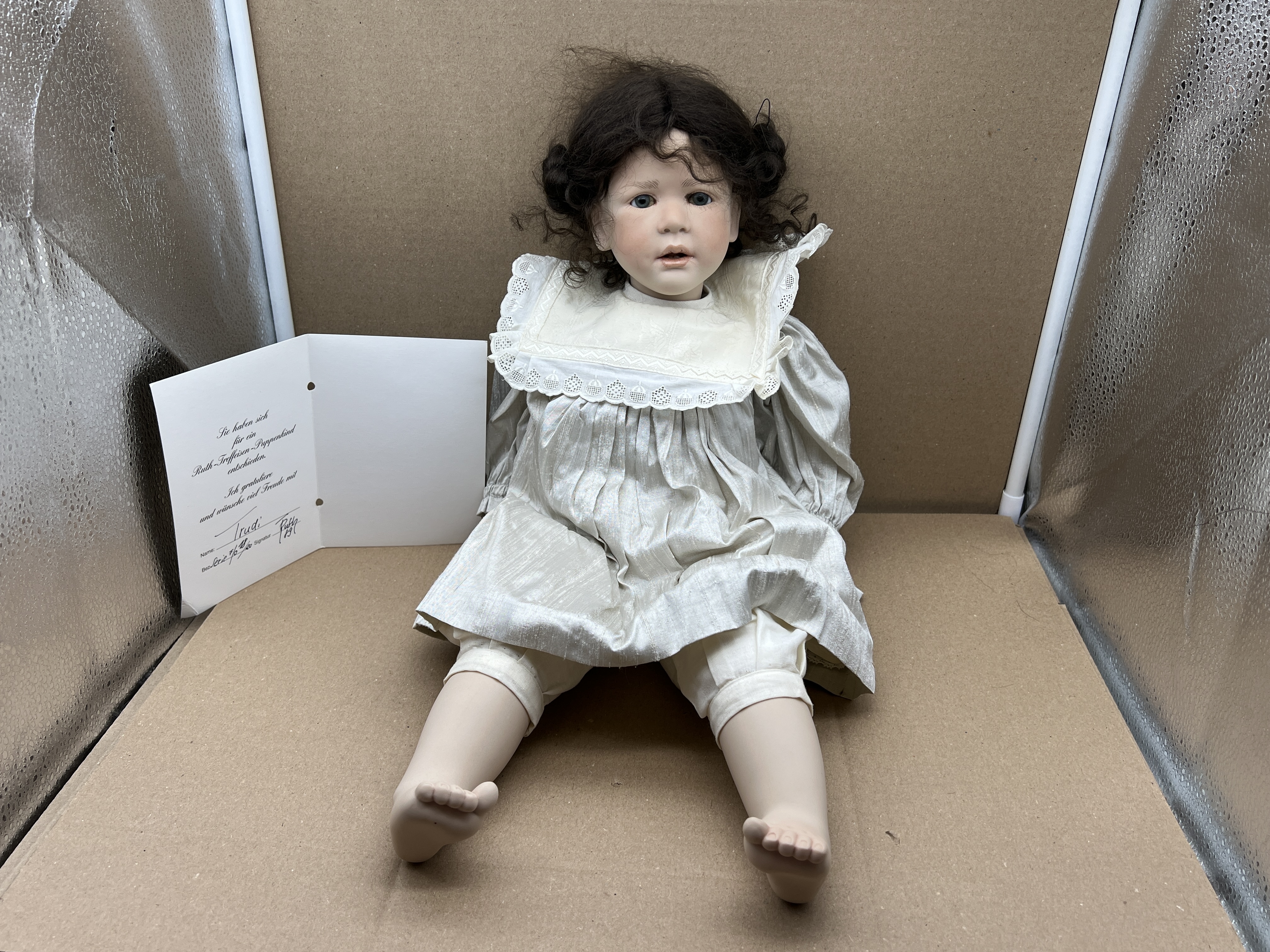 Ruth Treffeisen Ltd. auf 20 stk. Porzellan Künstlerpuppe Trudi 50 cm. Top Zustand     Ruth Treffeisen Ltd. auf 20 stk. Porzellan Künstlerpuppe Trudi 50 cm. Top Zustand