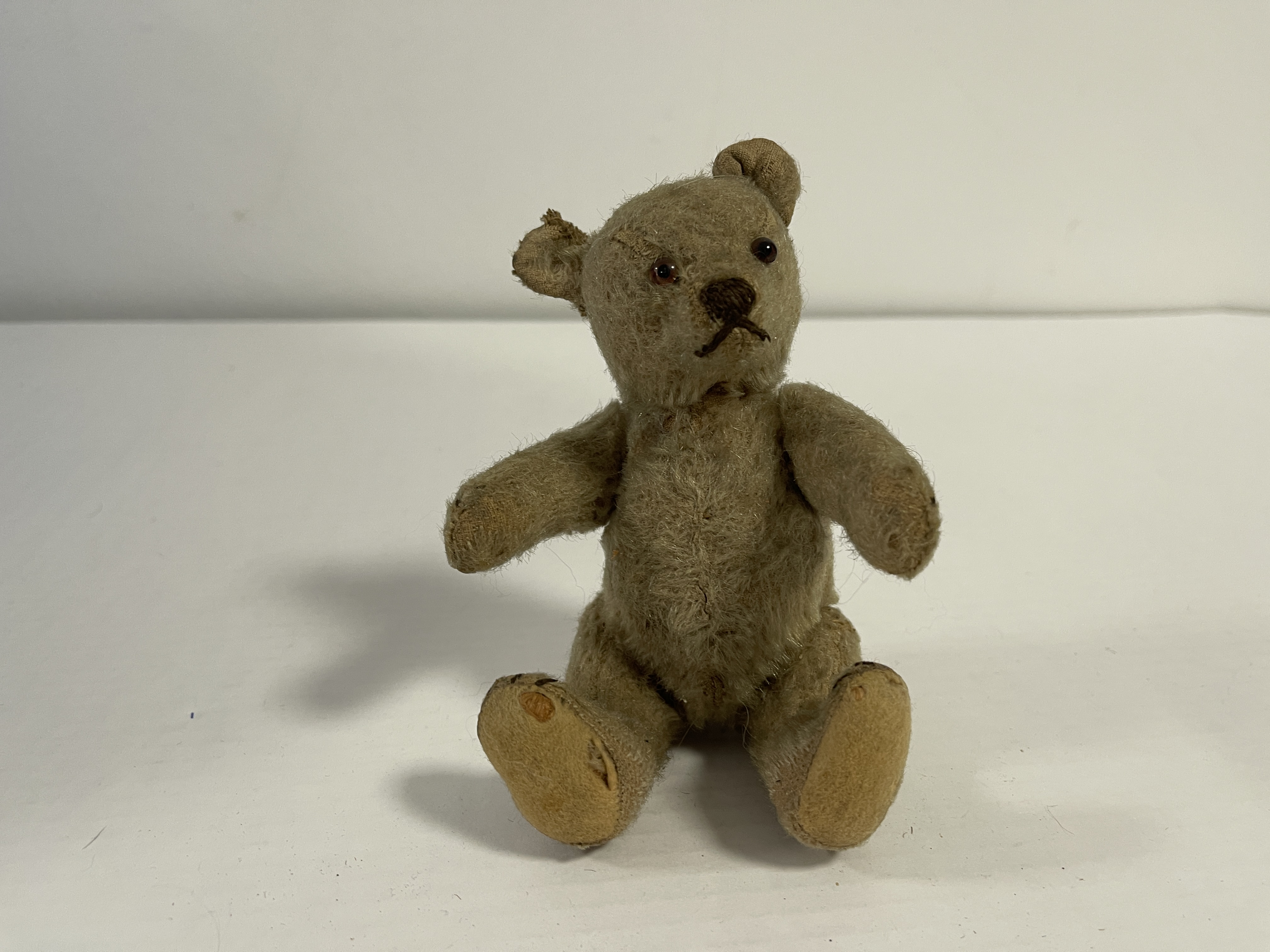Alter Sammler Teddy Bär Künstlerbär 16 cm Zustand siehe Fotos  