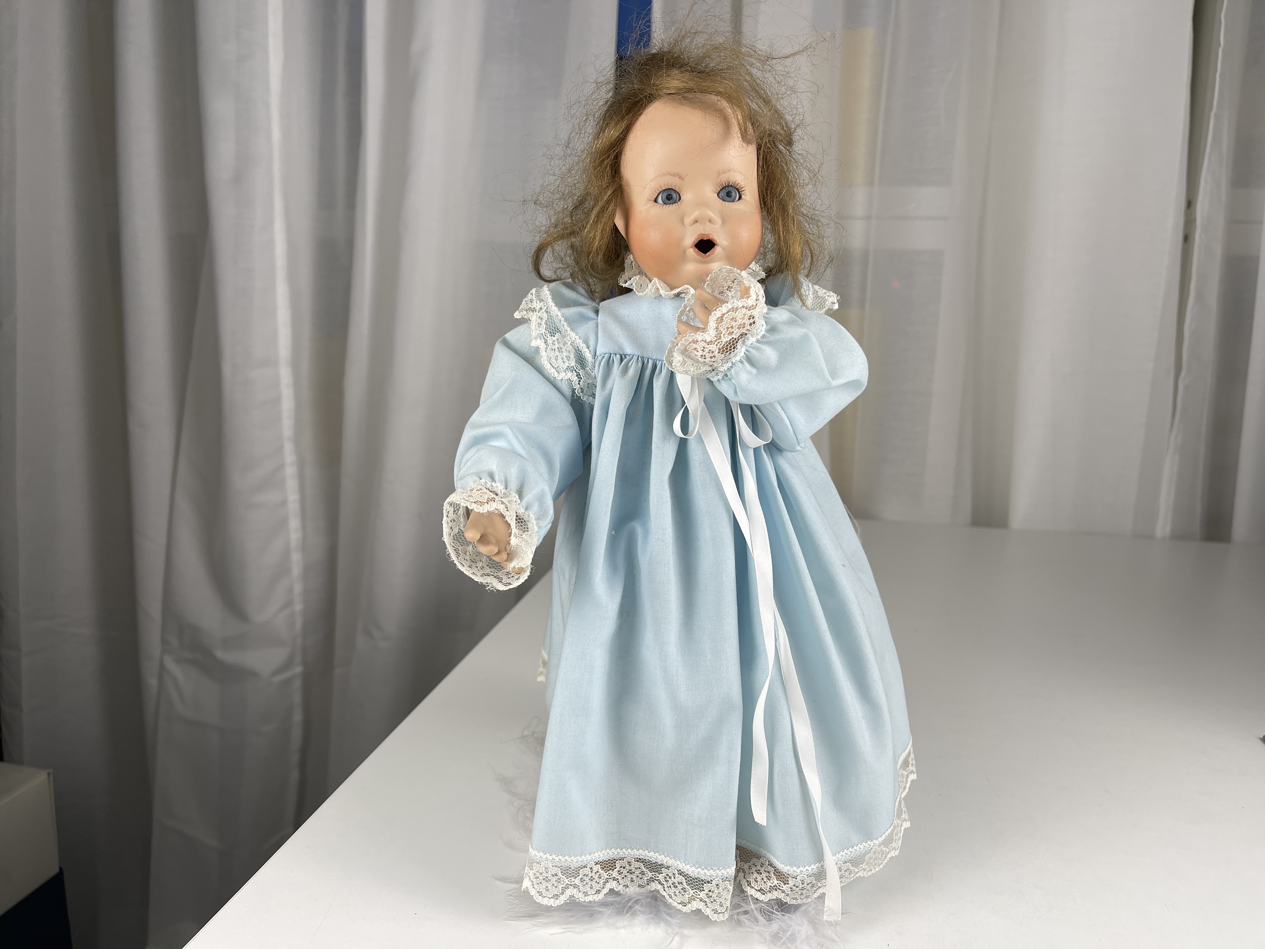 Porzellan Sammler Puppe 37 cm - Zustand siehe Fotos  