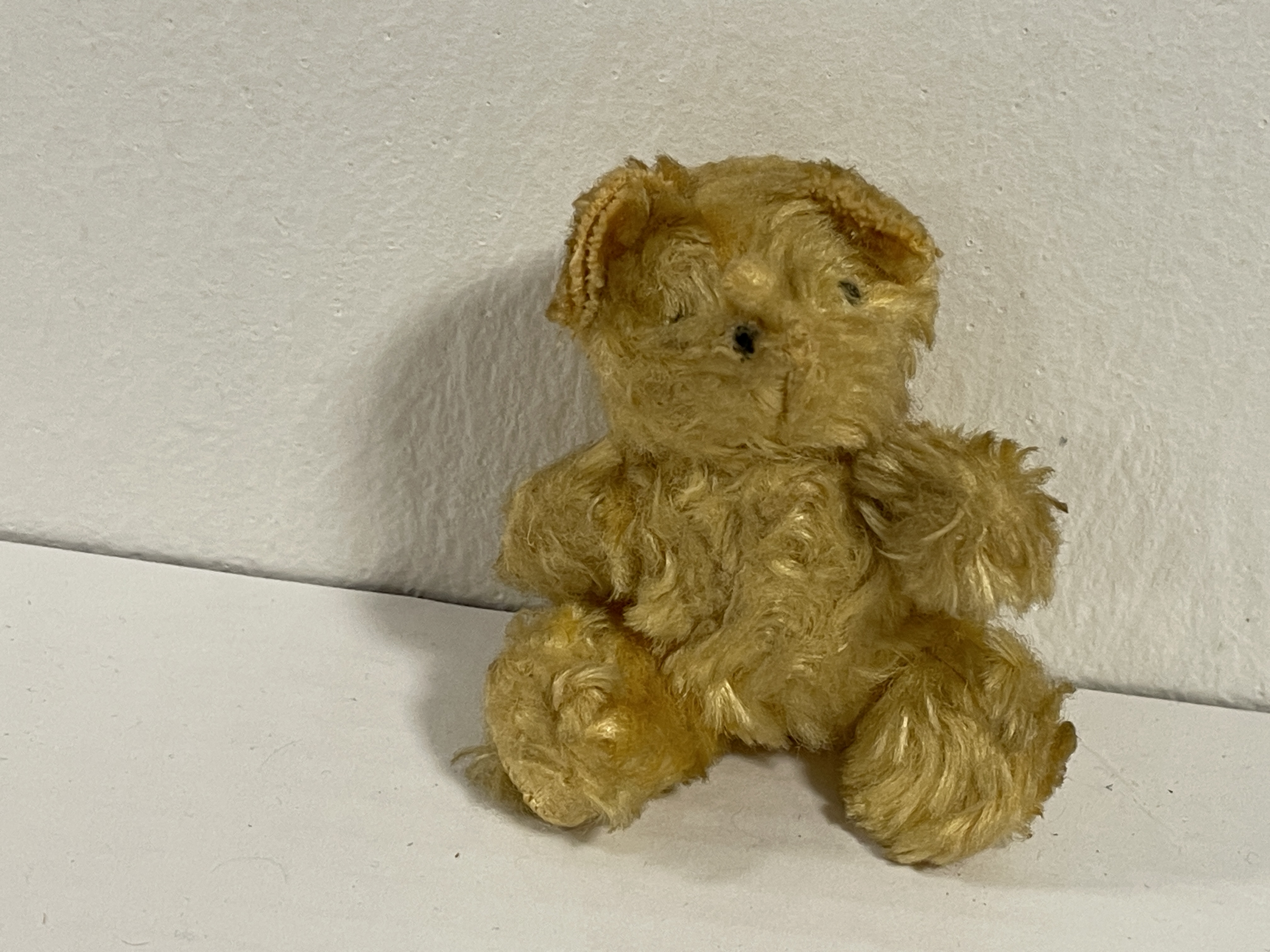 Künstler Teddybär 9 cm. Zustand siehe Fotos  