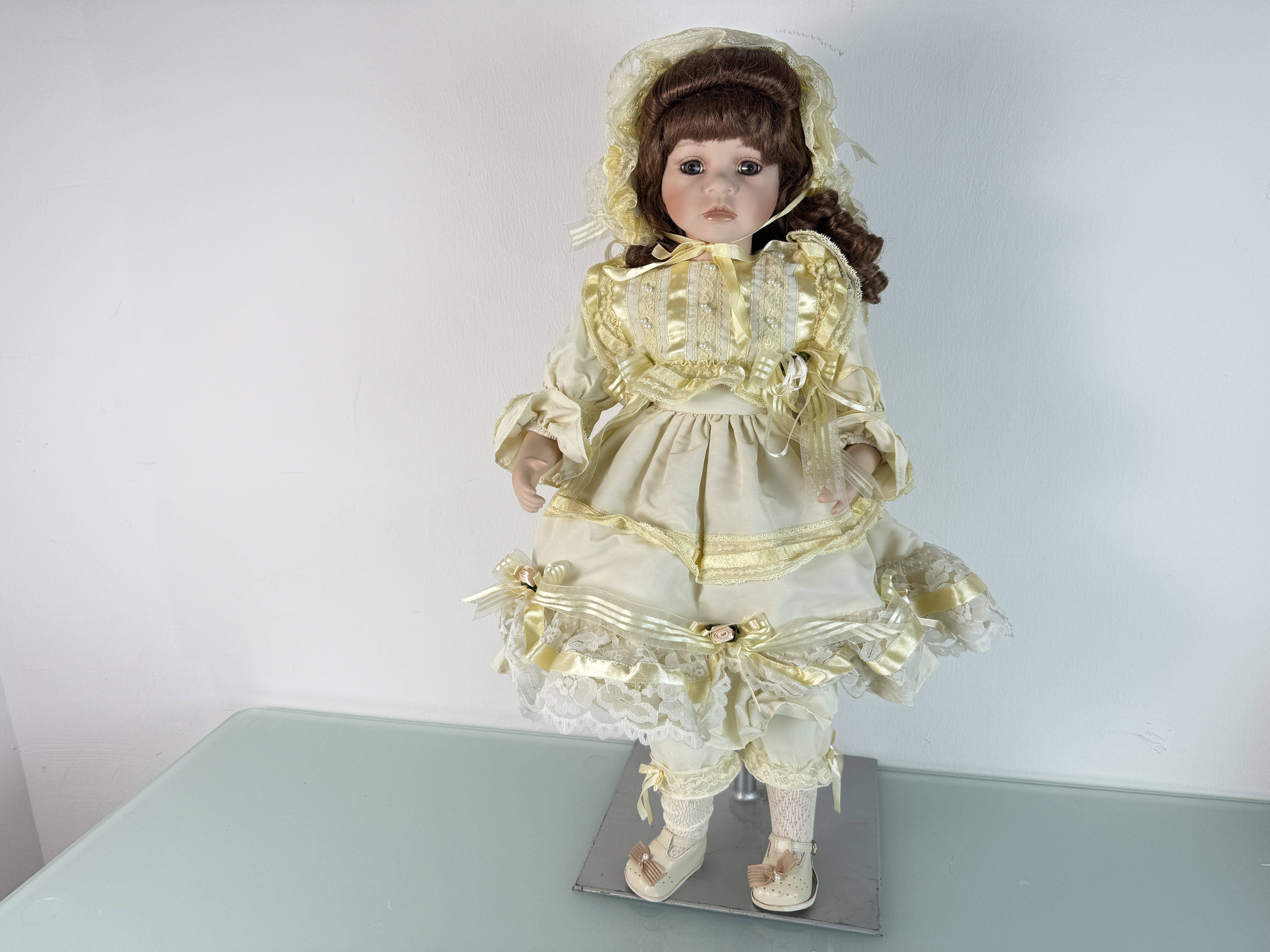 Künstlerpuppe Sammler Porzellan Puppe 65 cm. Top Zustand  Künstlerpuppe Sammler Porzellan Puppe 65 cm. Top Zustand