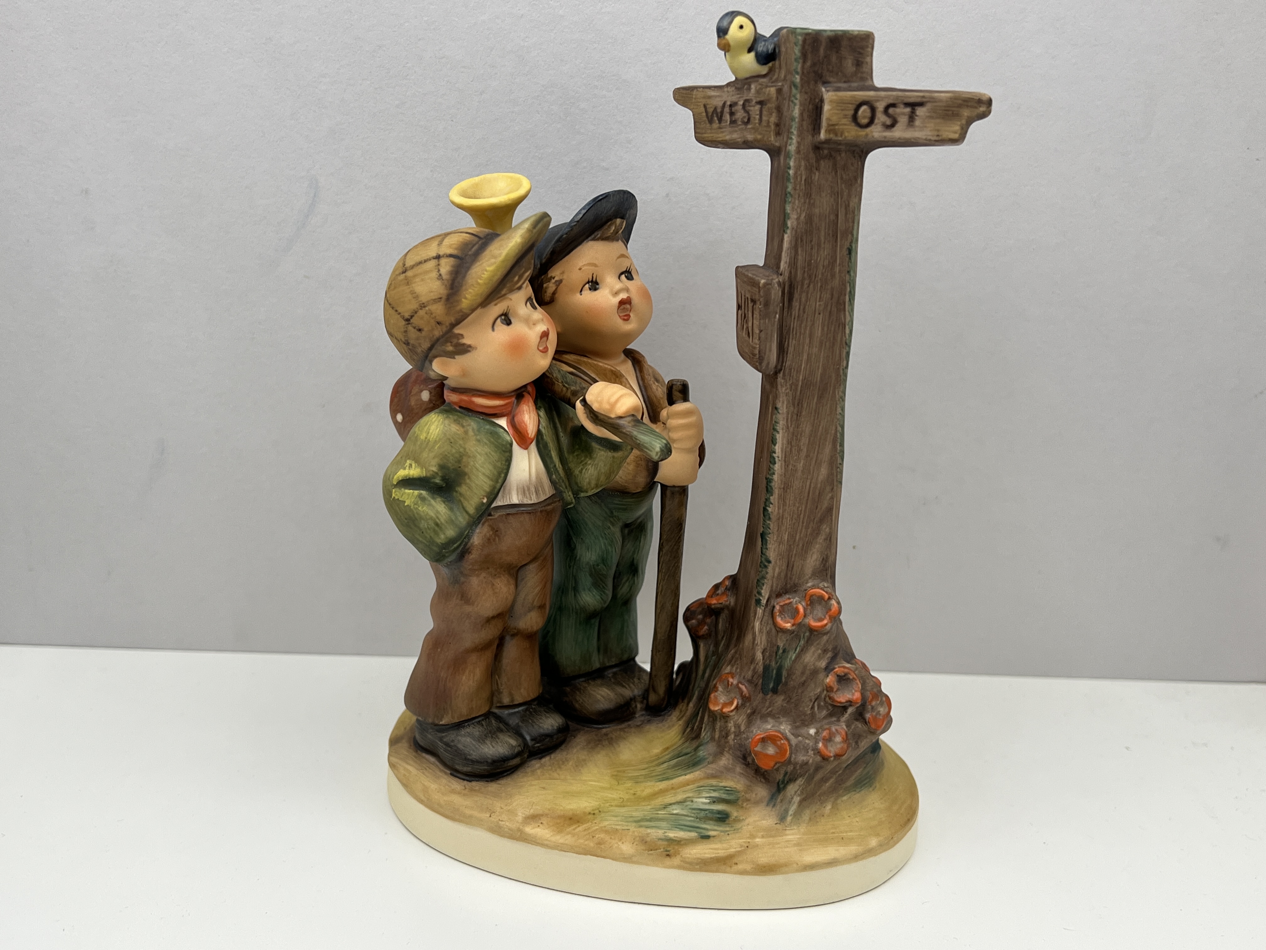 Hummel Figur 331 Am Scheideweg 17 cm. 1 Wahl. Top Zustand  