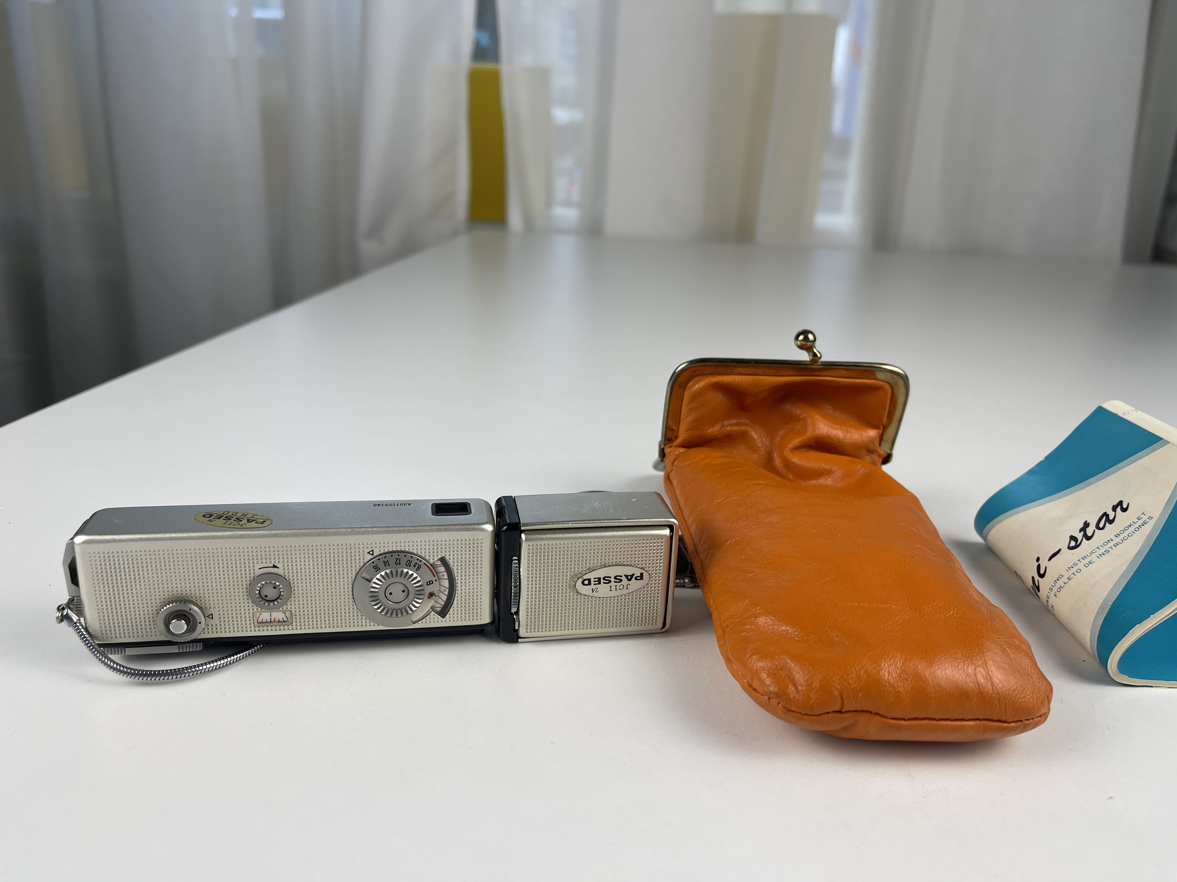 Revue Mini-Star Kleinbildkamera 15,5 cm - Zustand siehe Fotos 