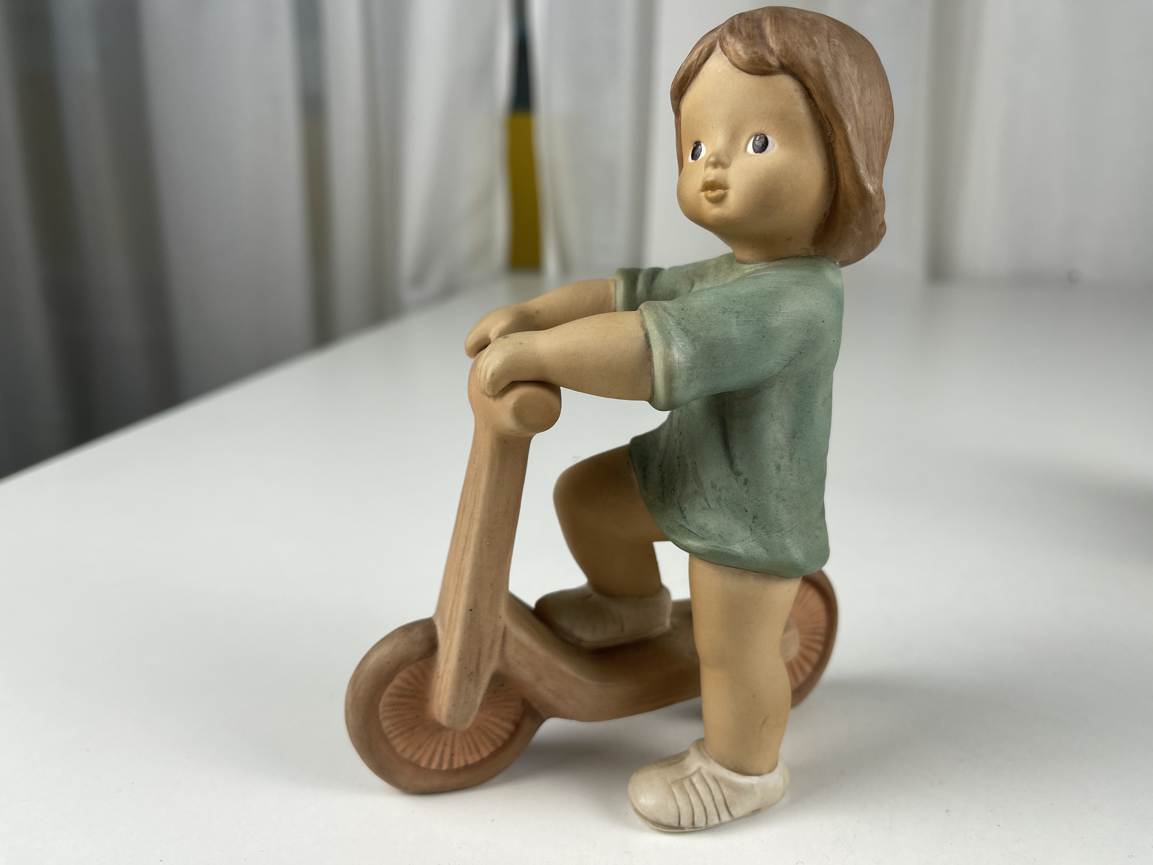  Goebel Figur Nina Marco 14 cm - 1. Wahl. Top Zustand     