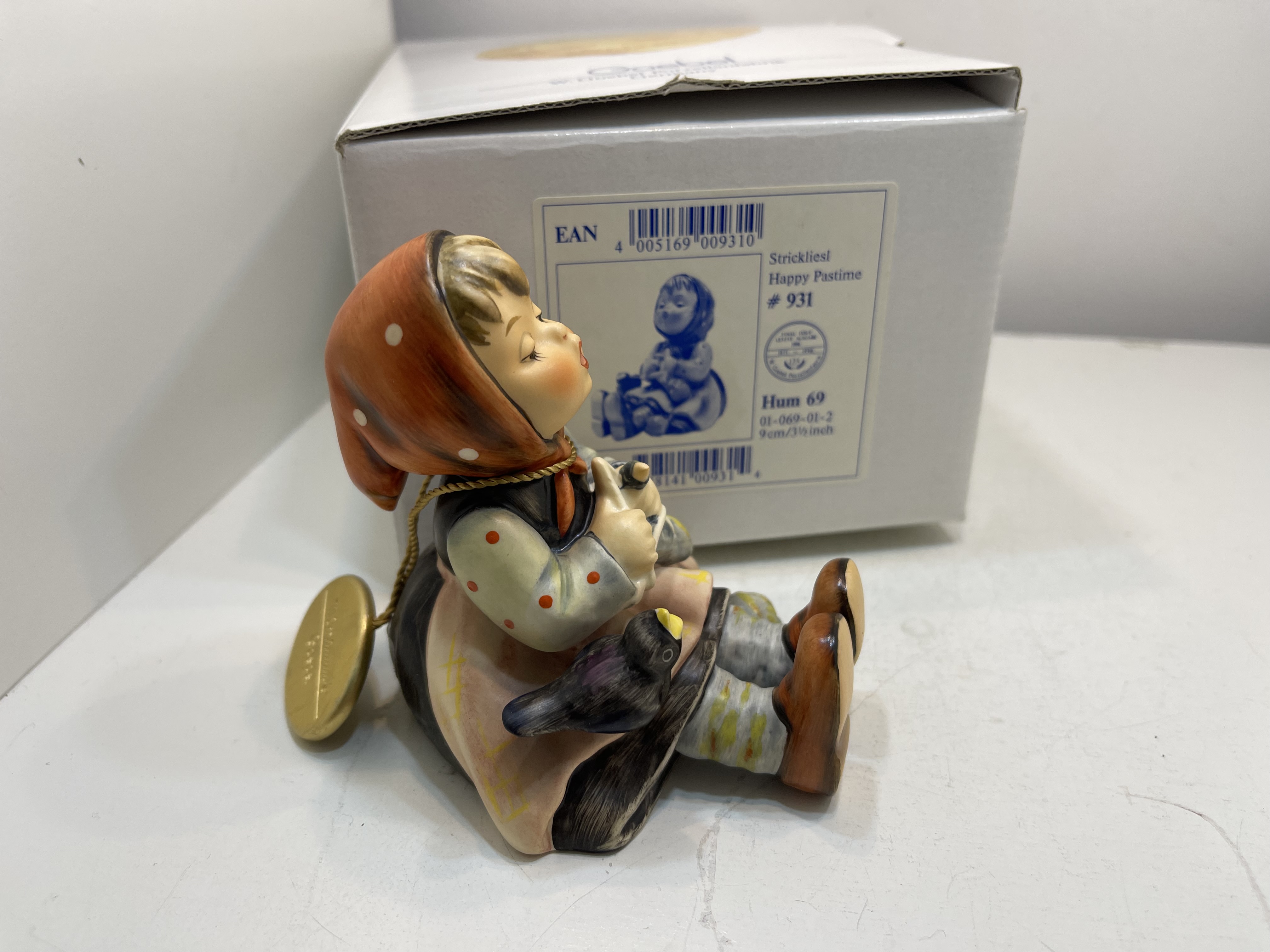 Hummel Figur 69 Strickliesl 9 cm. 1 Wahl ovp - Top Zustand. Hummel Figur 69 Strickliesl 9 cm. 1 Wahl ovp - Top Zustand.