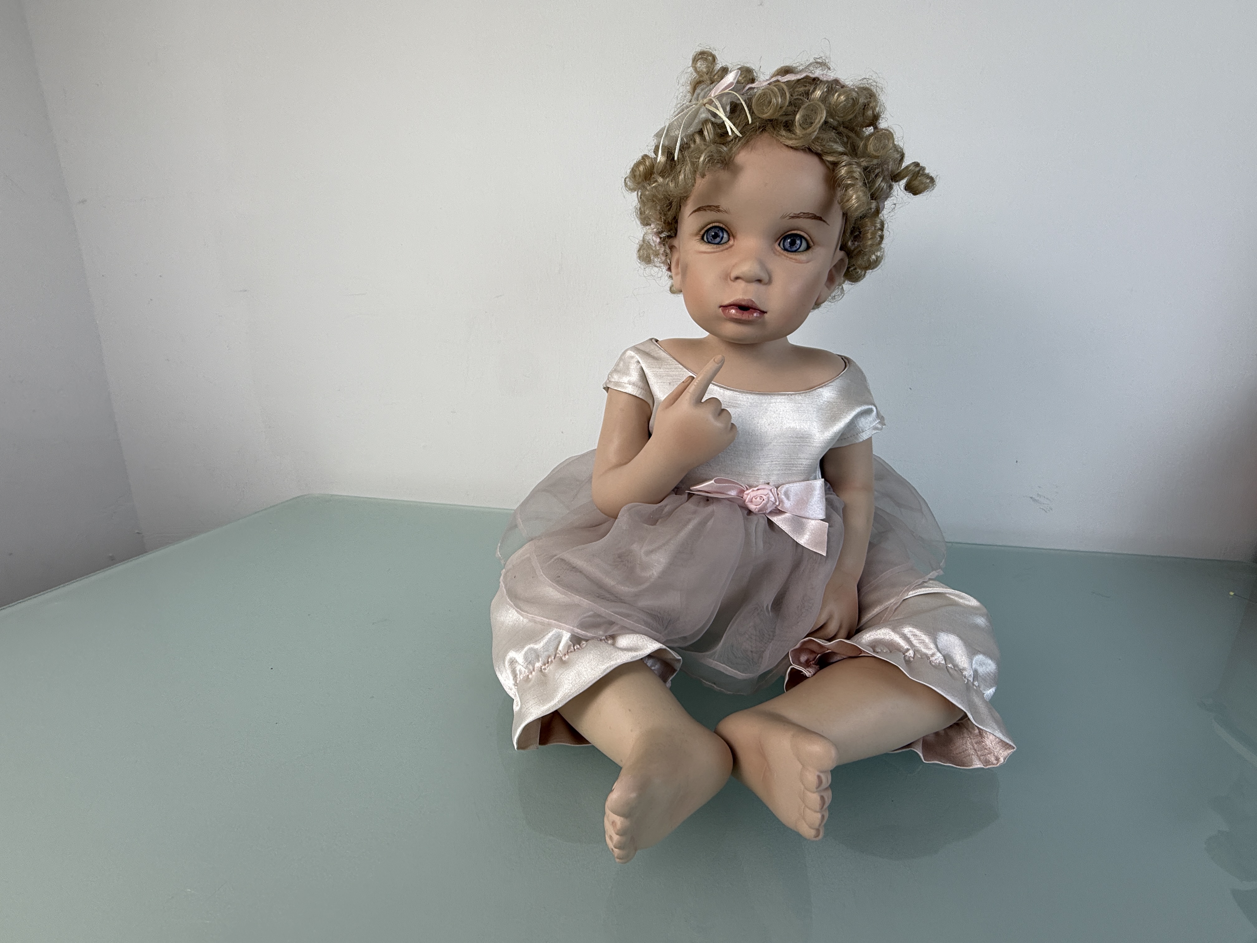 Künstlerpuppe Pamela Erff Porzellan Puppe 60 cm. Guter Zustand siehe Fotos 