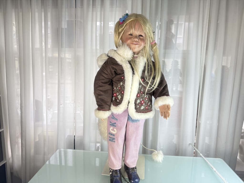 Künstlerpuppe Susan Lippl Vinyl Puppe 90 cm. Guter Zustand siehe Fotos 