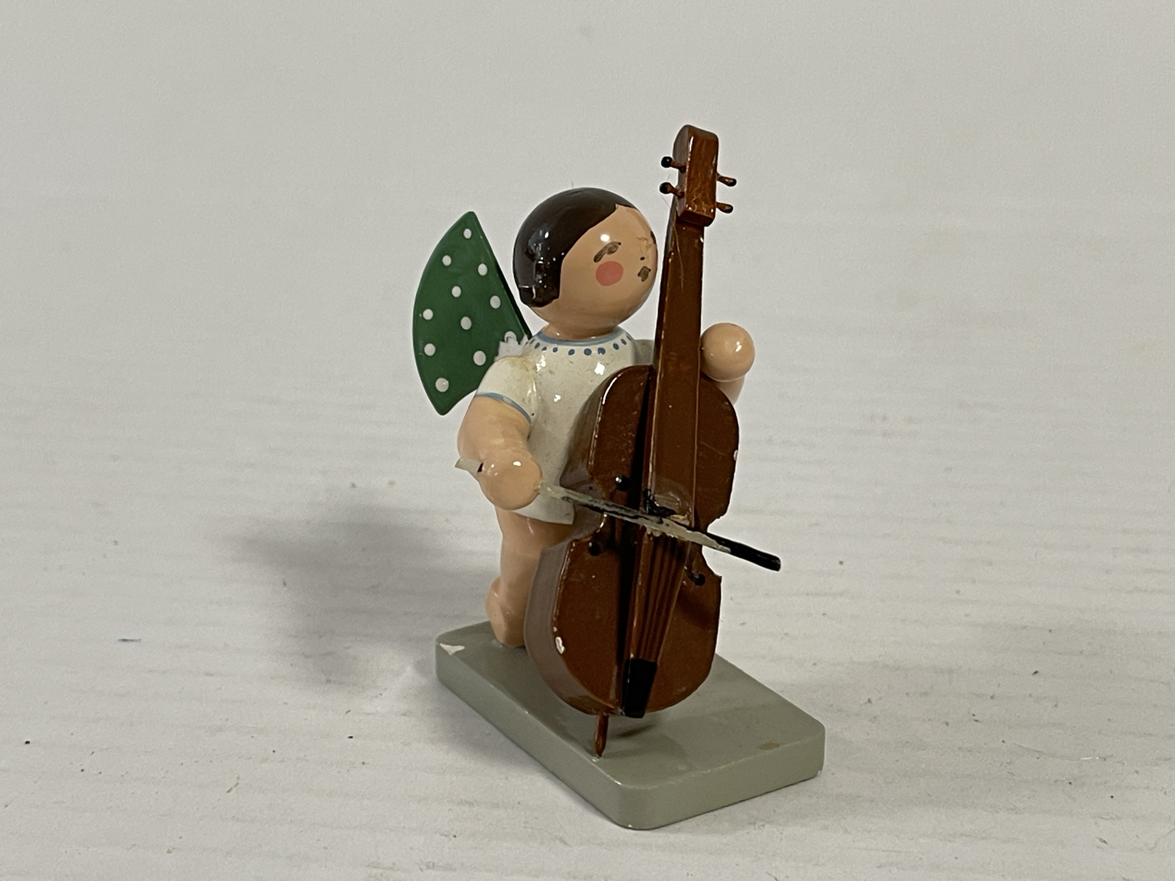 Erzgebirge Wendt und Kühn Figur Engel 6 cm. Zustand siehe Fotos  