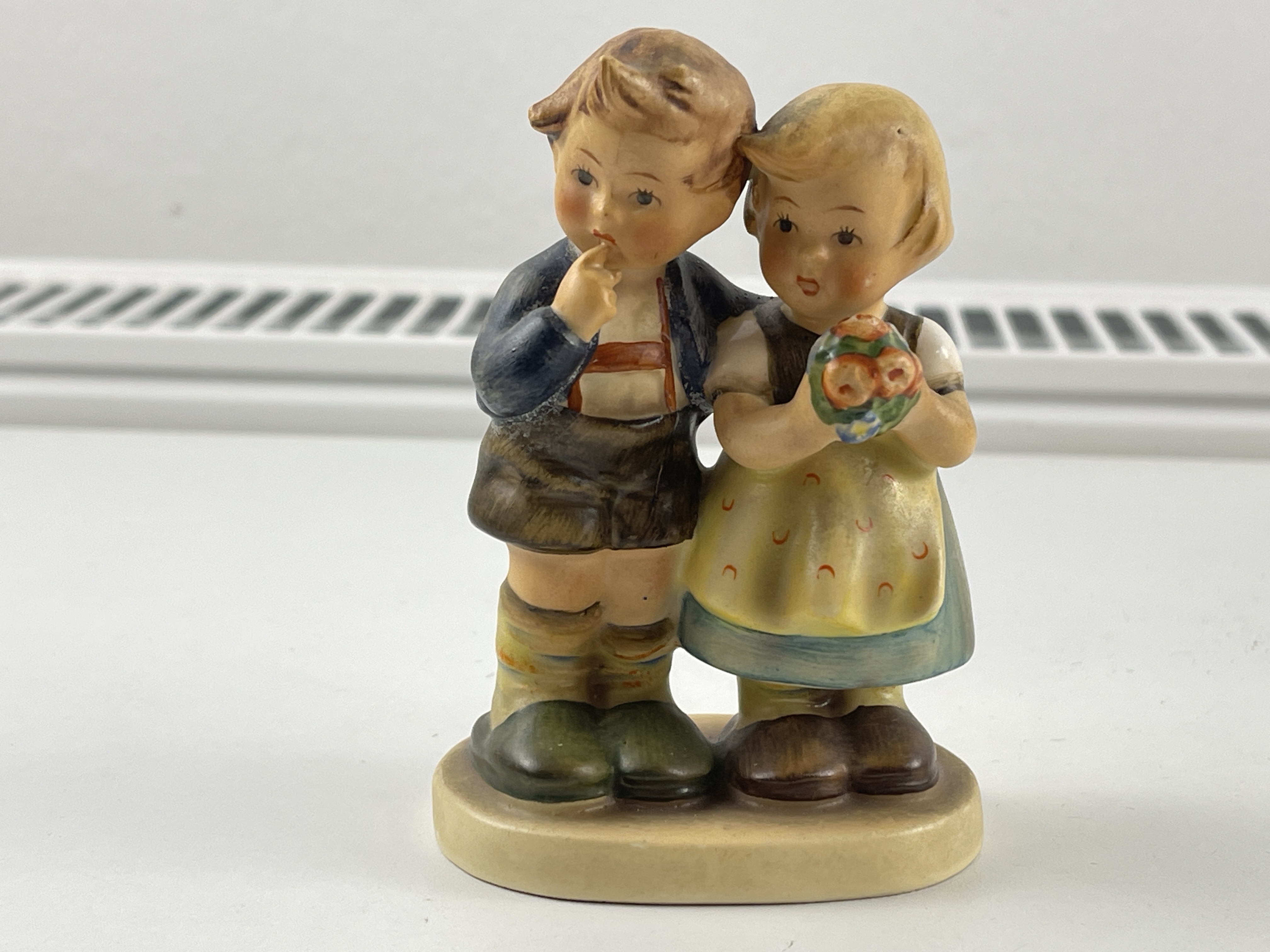  Hummel Figur 220 2/0 Wir Gratulieren 10 cm. 1 Wahl. Top Zustand.   