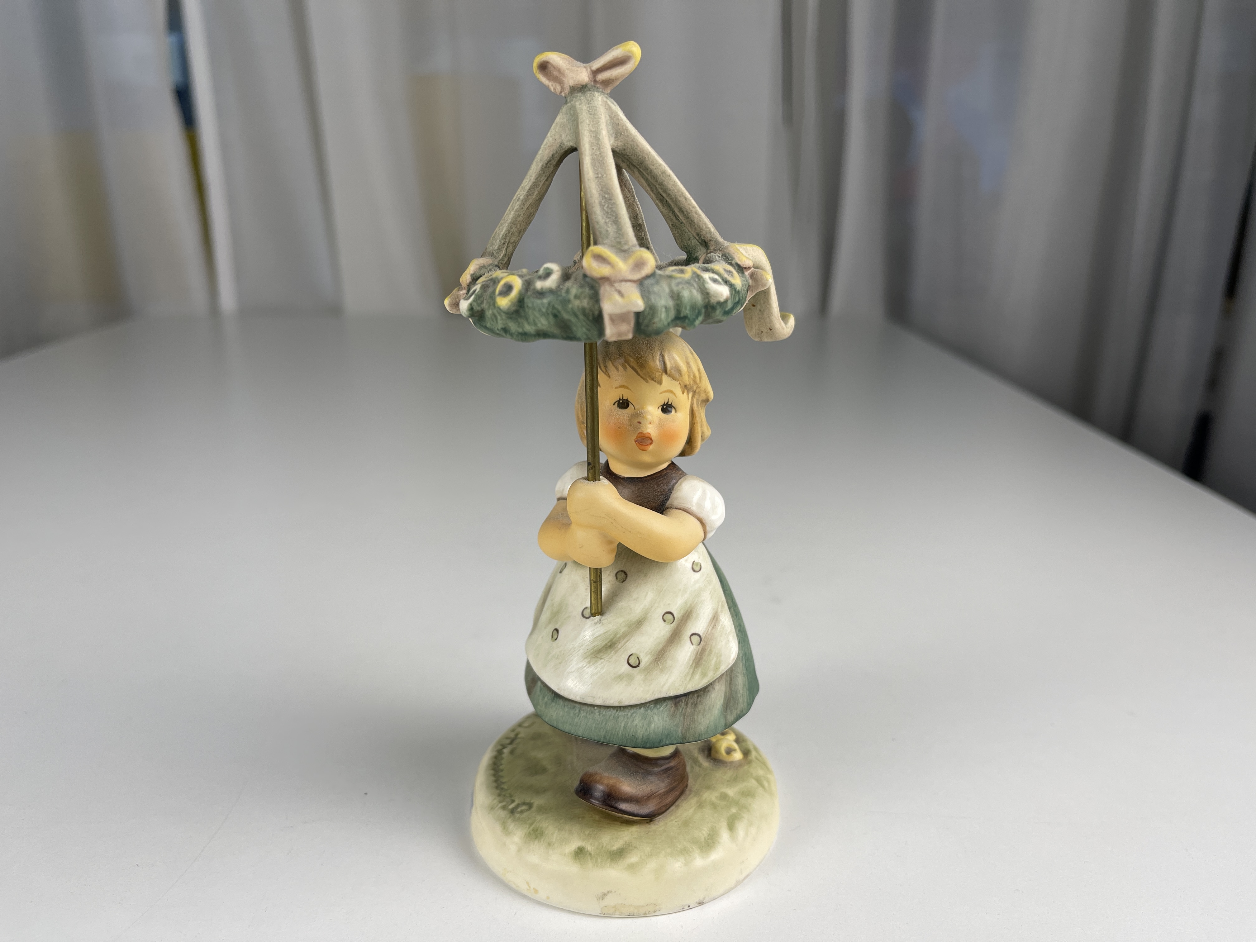 Hummel Figur Porzellanfigur 791 Maitanz 18 cm. 1 Wahl. Top Zustand    