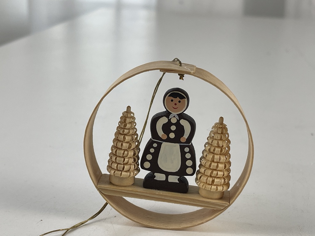 Erzgebirge Figur Ornament 6,5 cm. Zustand siehe Fotos  