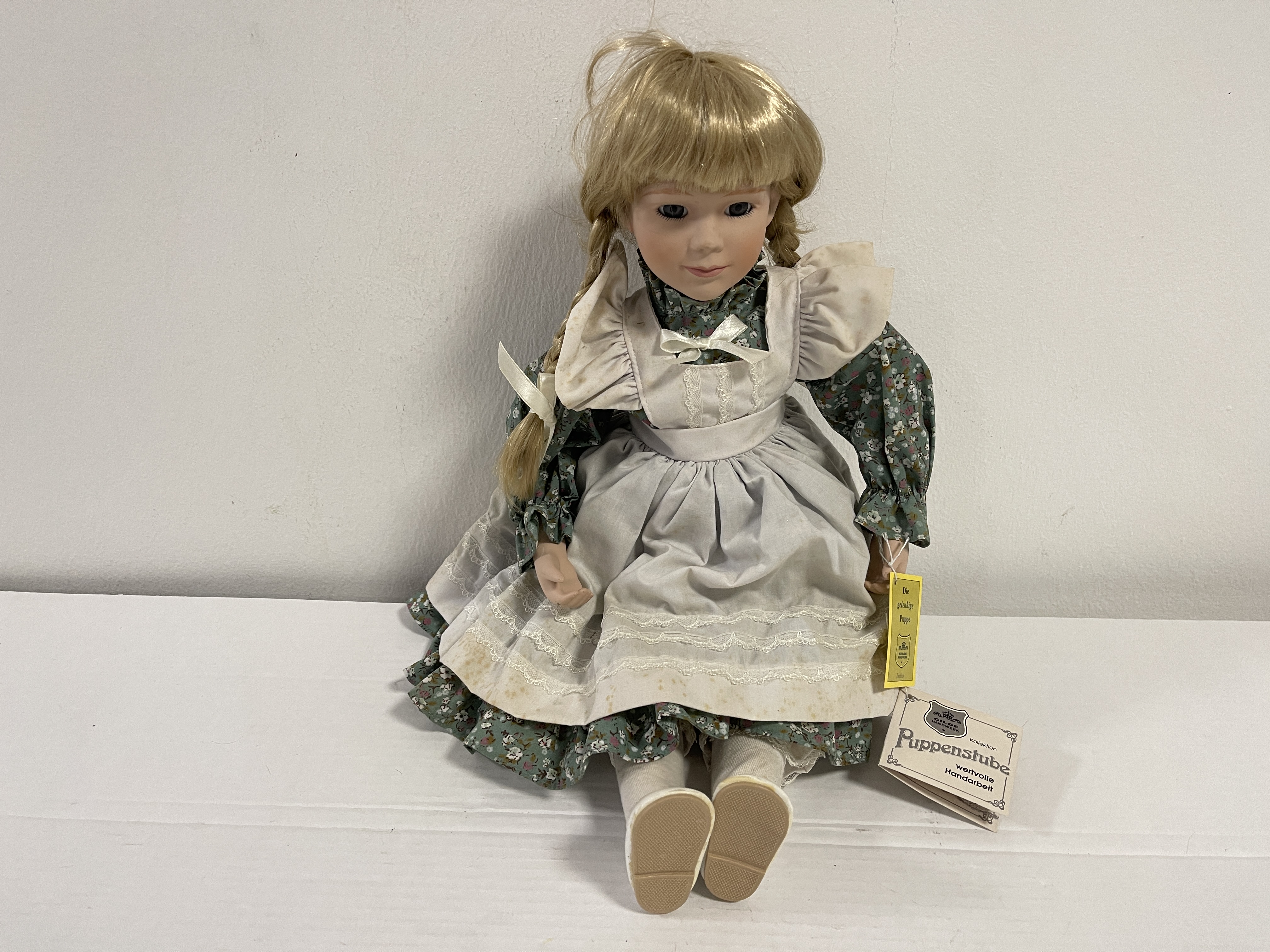 Gilde Künstlerpuppe Porzellan Sammler Puppe 48 cm. Zustand siehe Fotos 