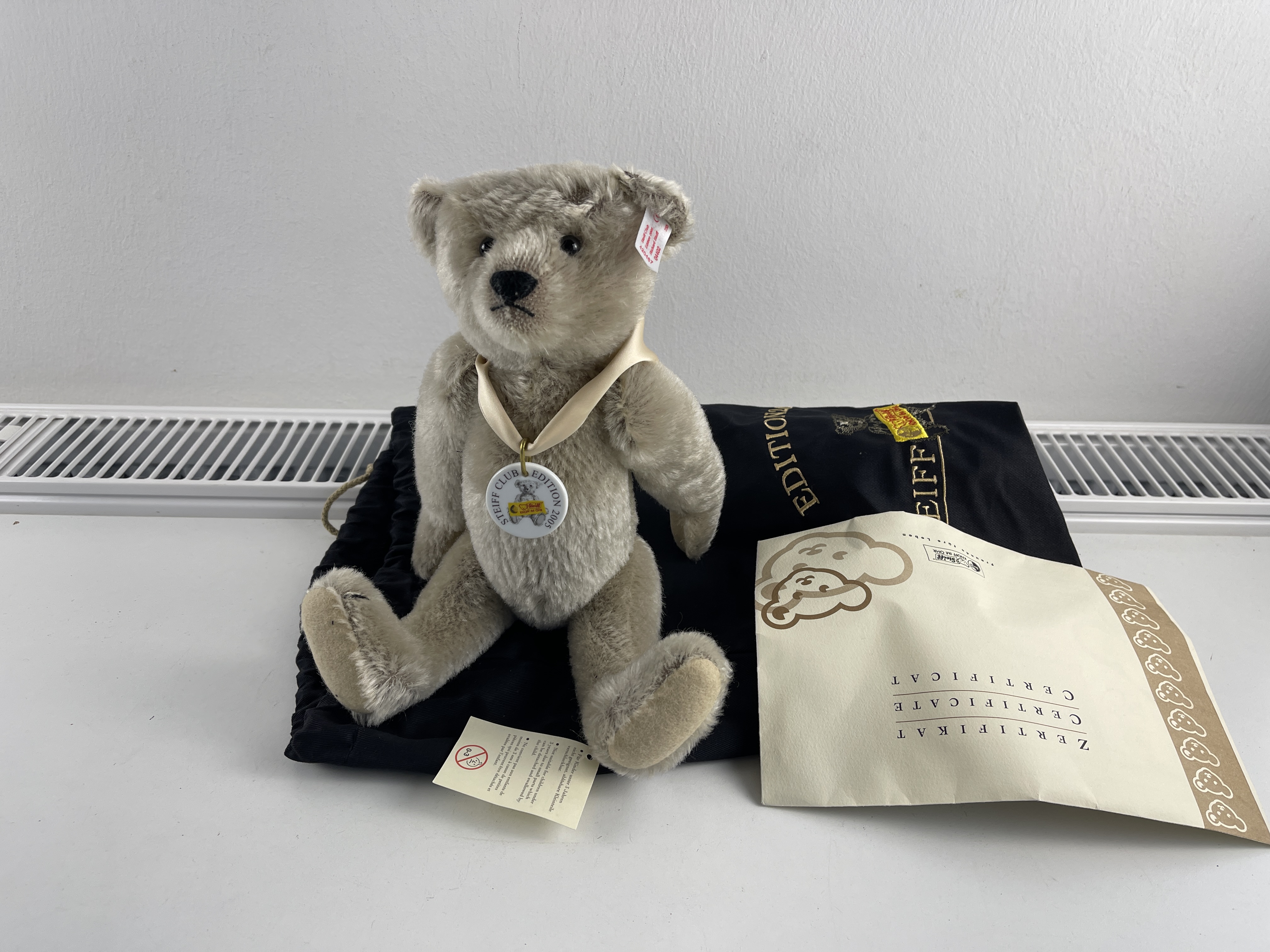 Steiff Tier Teddy Bär 420467 Richard Steiff Bär 30 cm. Rauchgeruch 