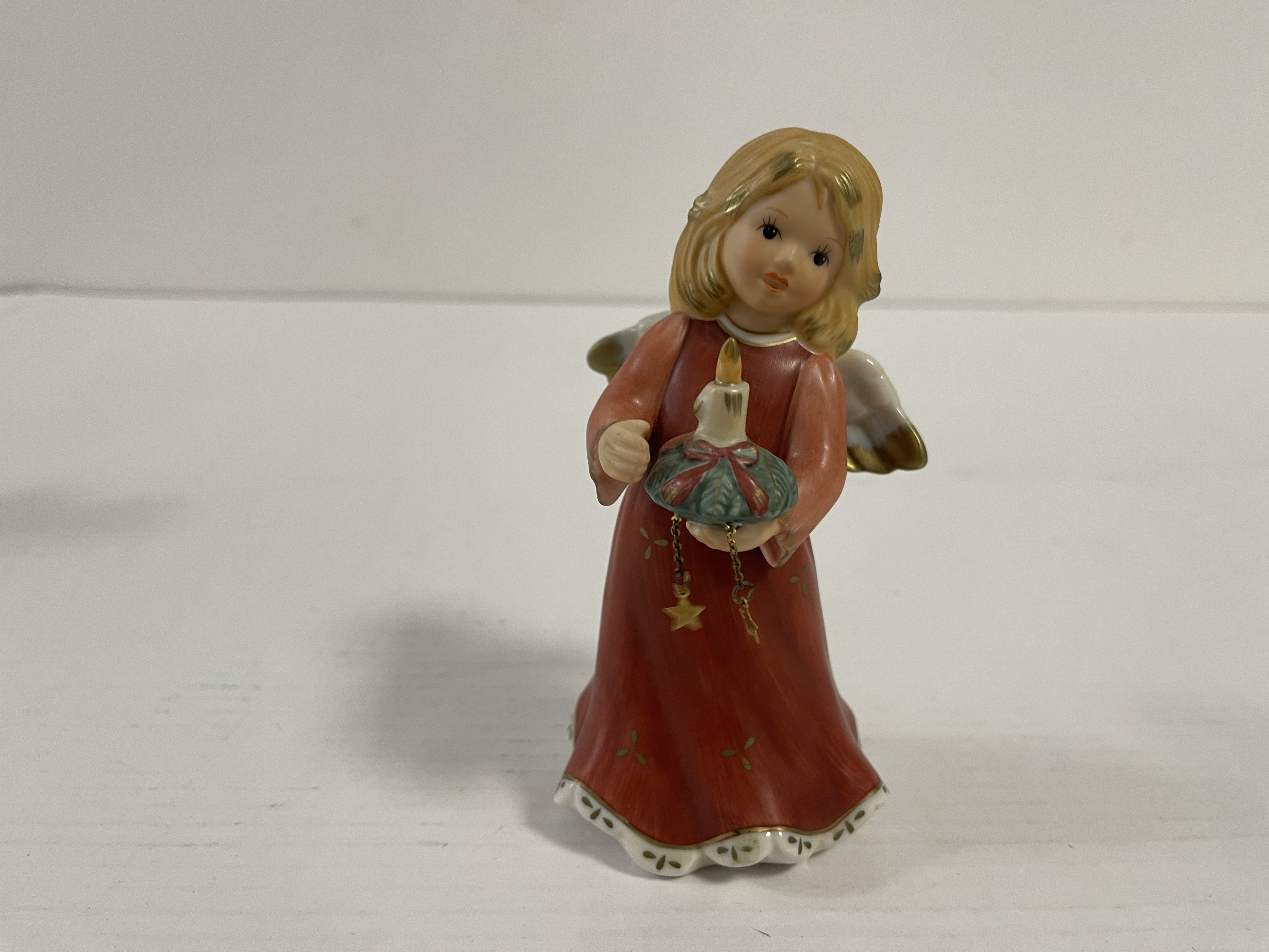 Goebel Figur 41-216 Jahresengel 2005. 14 cm. 1 Wahl Top Zustand   
