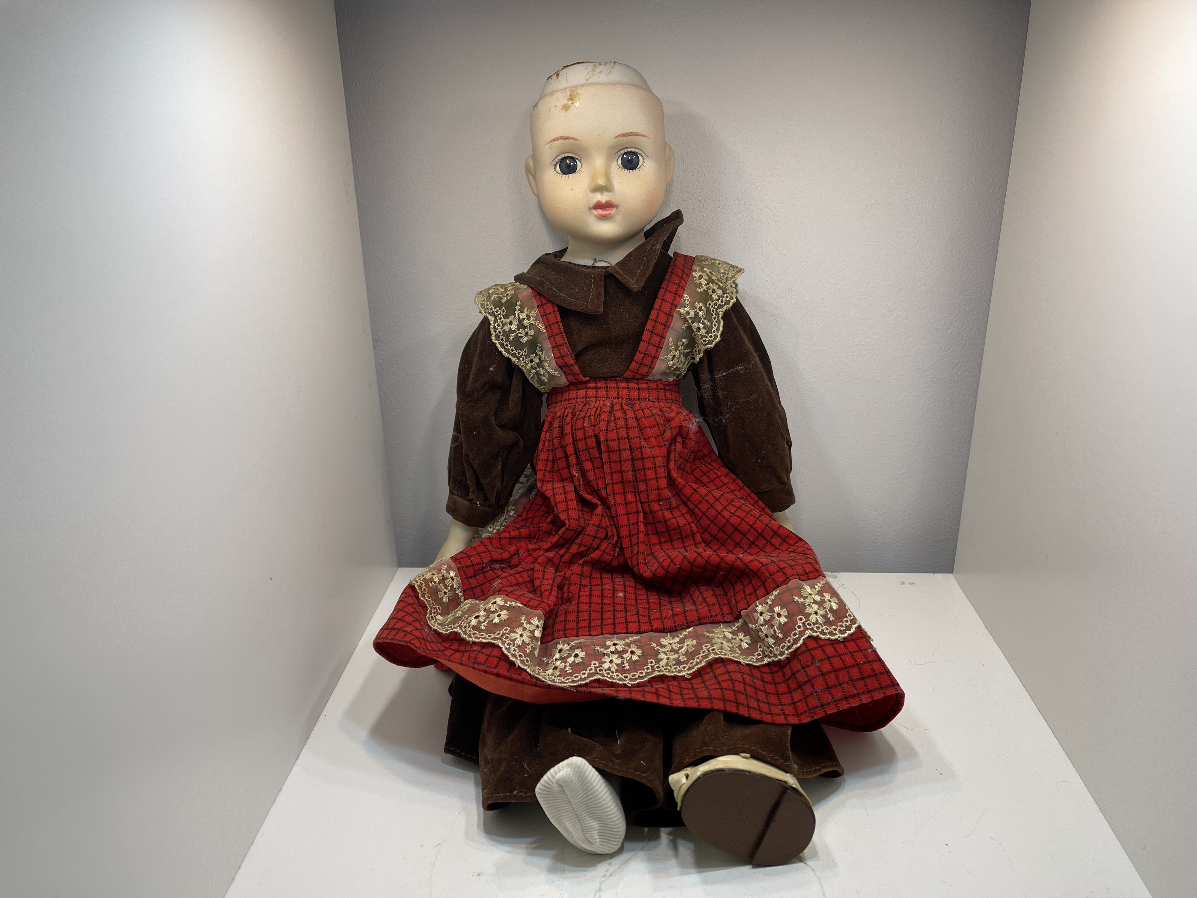 Alte Puppe Sammler Porzellan Kopf Puppe 43 cm. Zustand siehe Fotos  