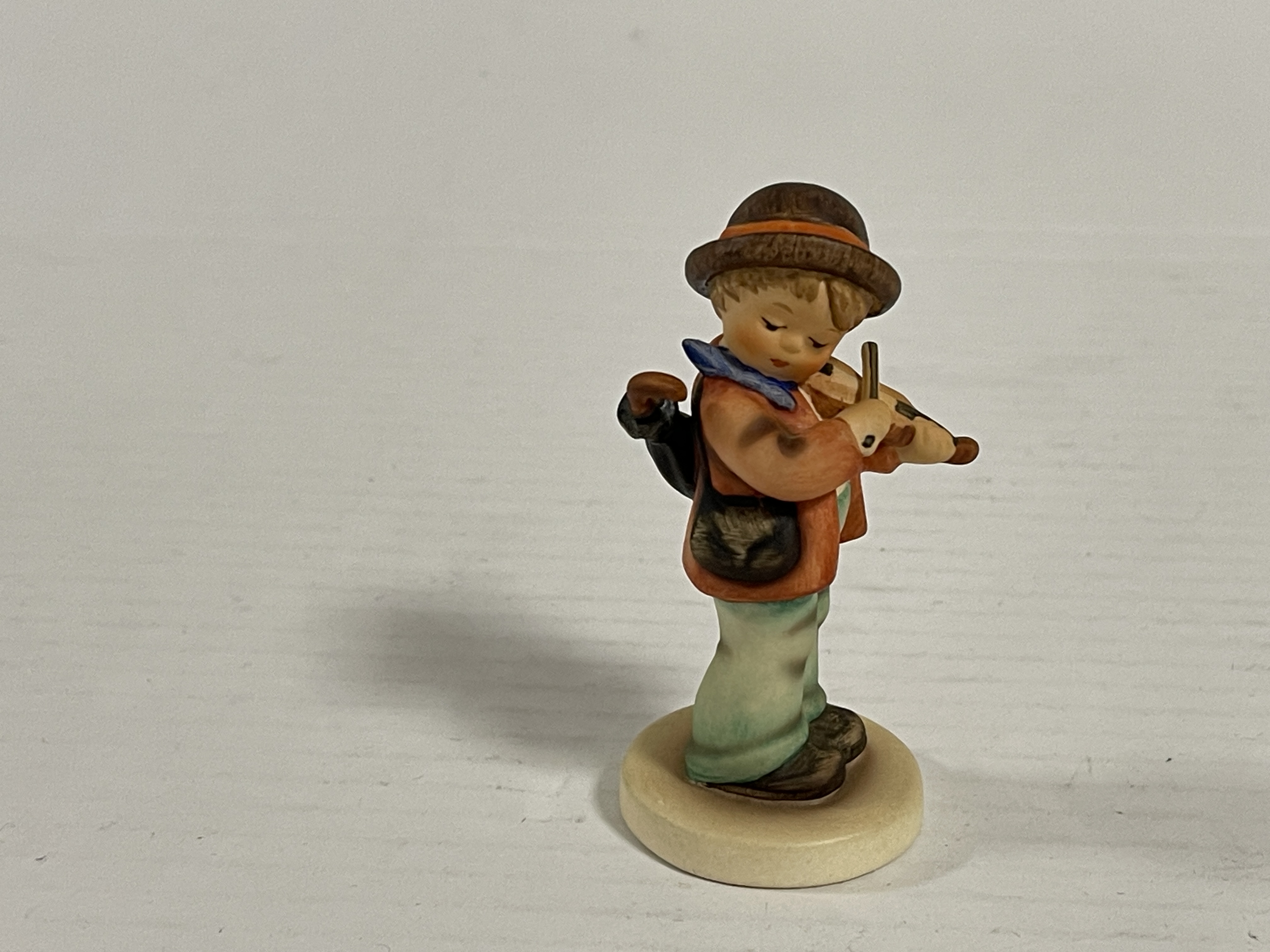 Hummel Figur 2 4/0 Geigerlein 7,5 cm. 1 Wahl. Top Zustand 