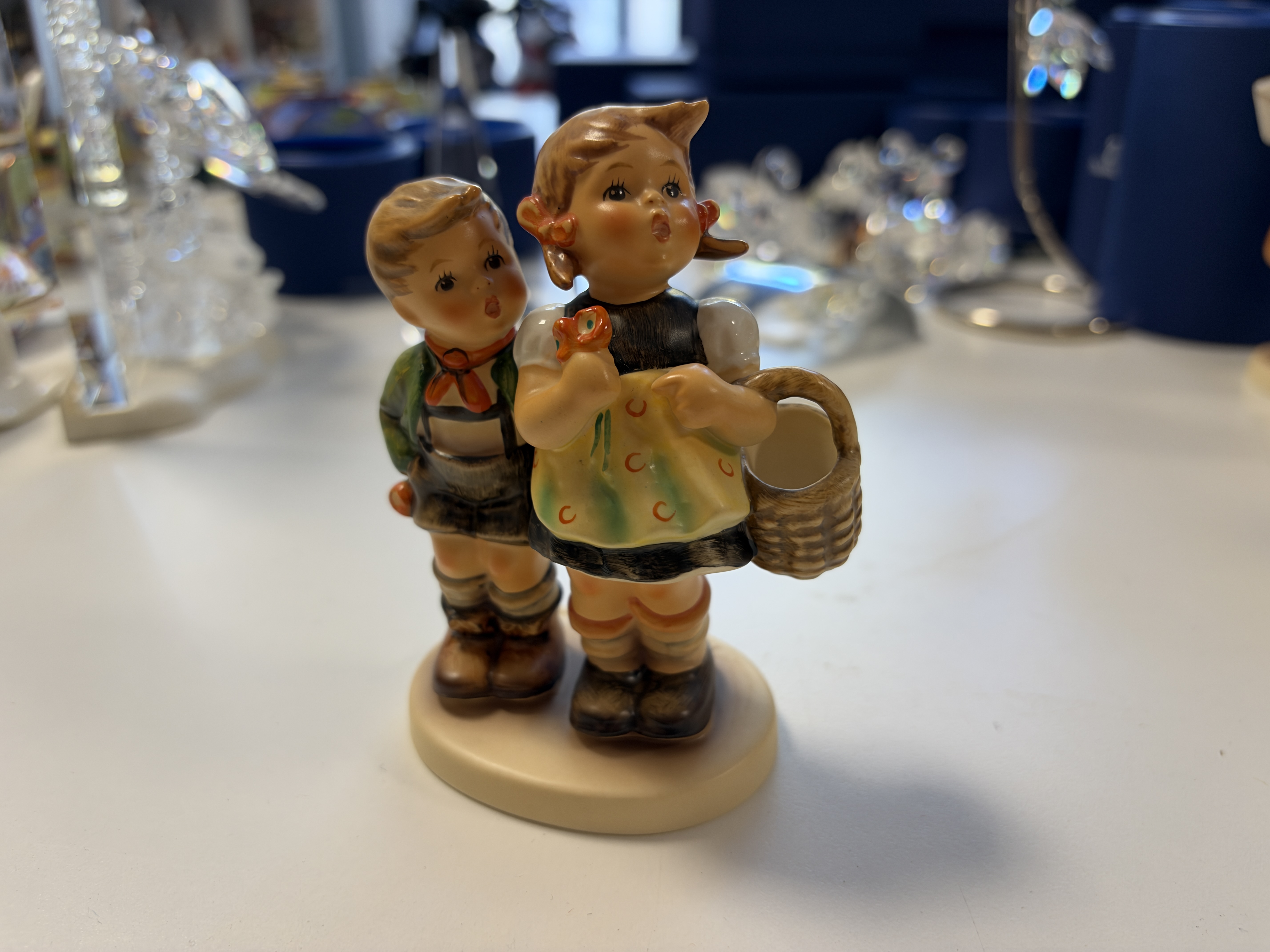 M.I. Hummel Figur 49 3/0 Brüderlein & Schwesterlein 11 cm. 1 Wahl, Top Zustand.  