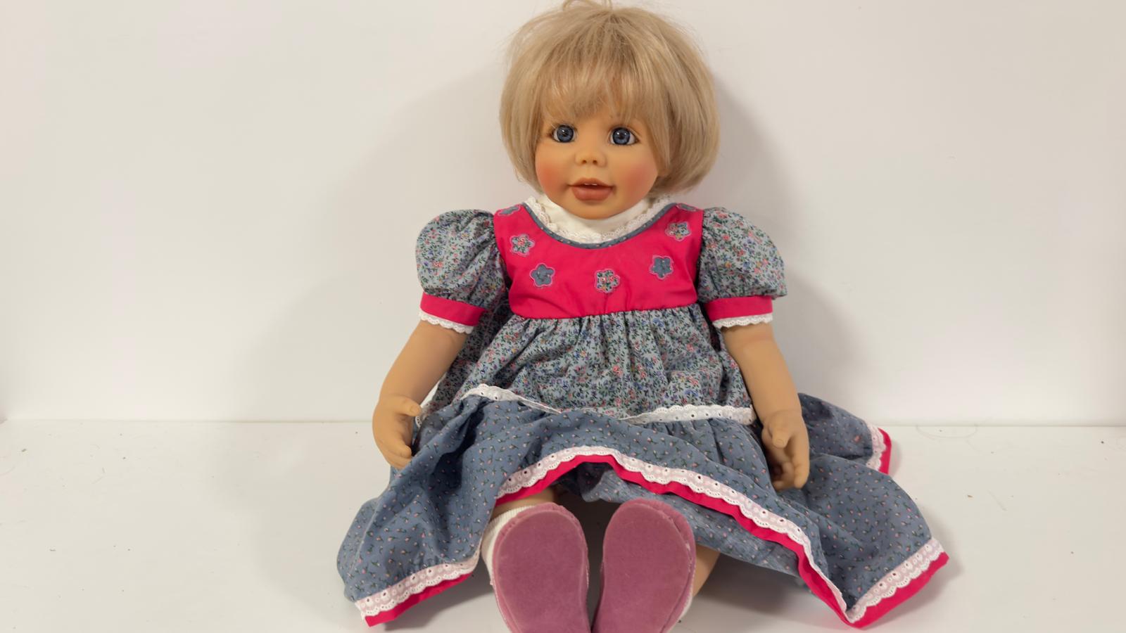  Künstlerpuppe Gerlinde Feser Vinyl Puppe 65 cm.  Top Zustand