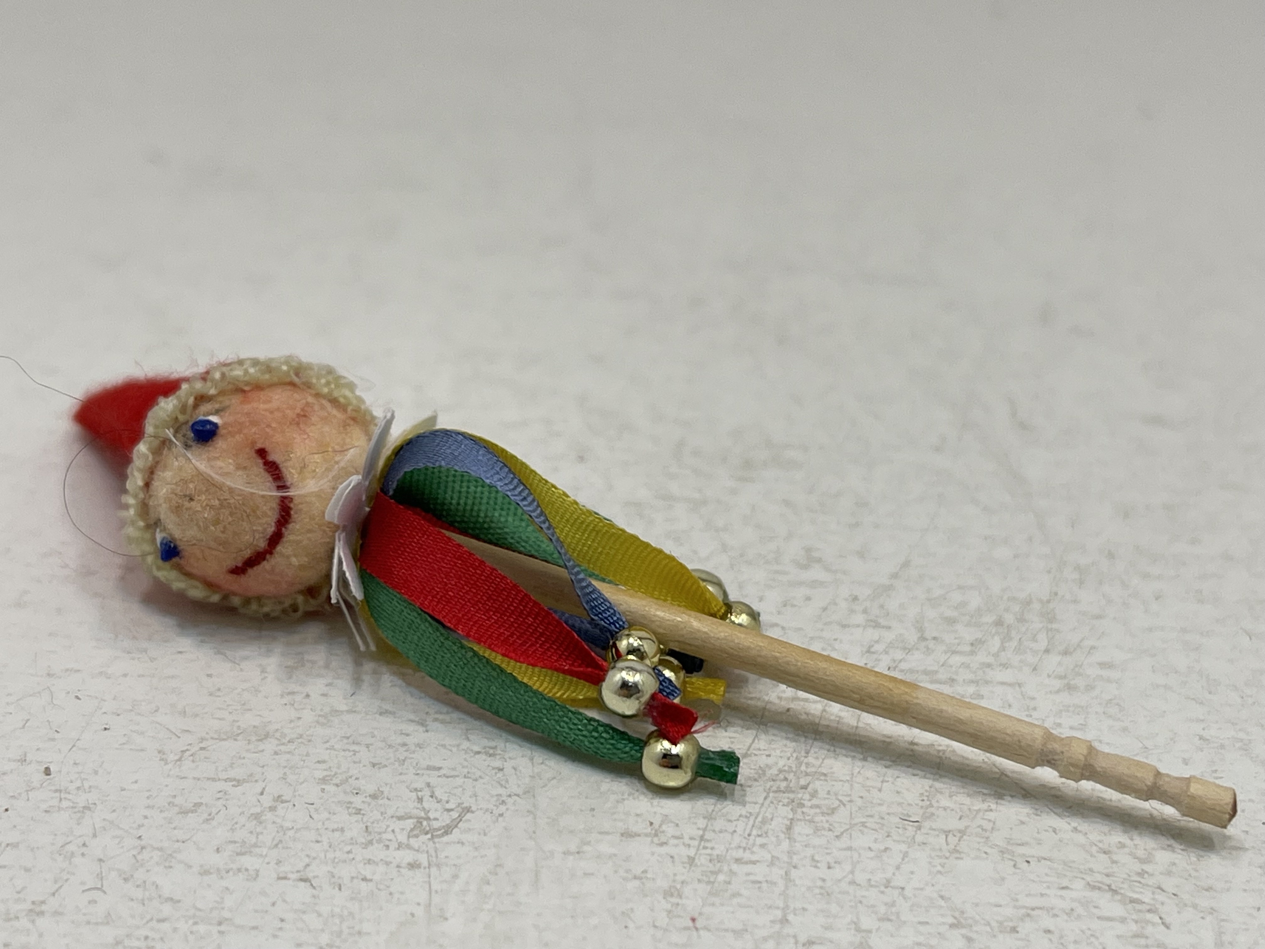 Sammler Filz x Holzfigur 7 cm Zustand  siehe Fotos 