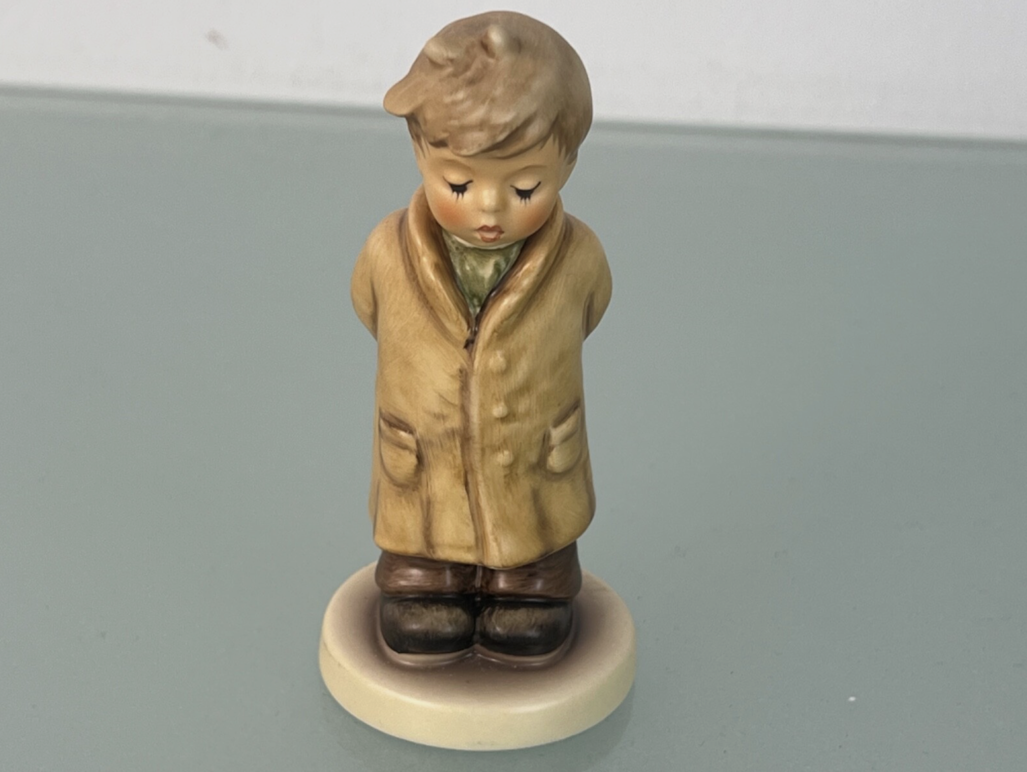  Hummel Figur 845 Erster Bass 10 cm von 2002. Top Zustand Aktion