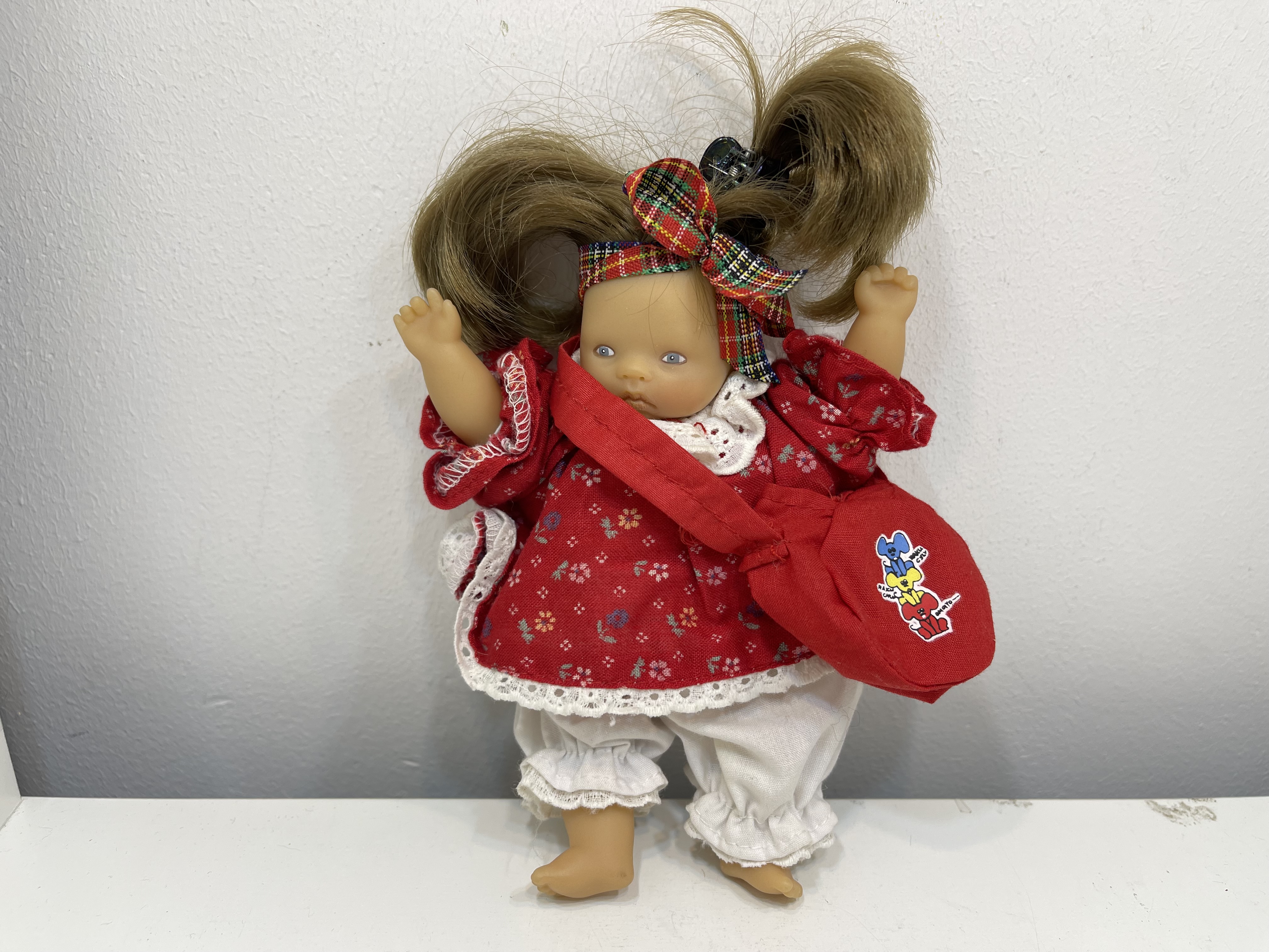 Sammler Vinyl Puppe 14 cm. Zustand siehe Fotos 