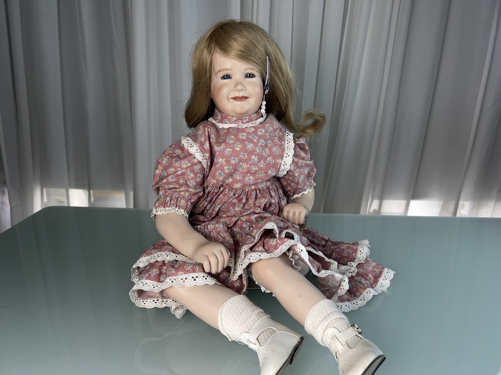 Künstlerpuppe Puppe Porzellan Puppe 66 cm. Top Zustand    
