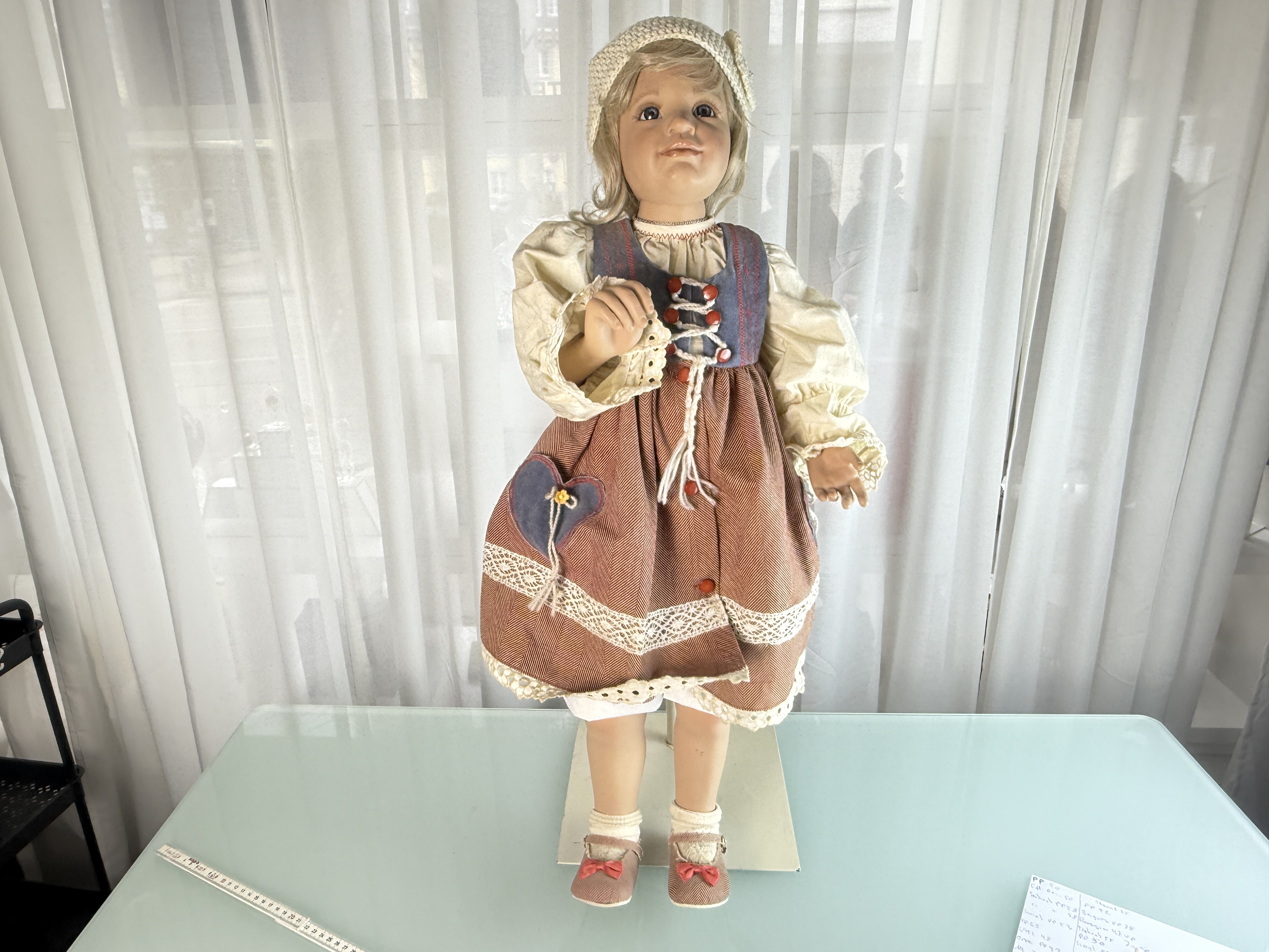 Künstlerpuppe Susan Lippl Vinyl Puppe 78 cm. Guter Zustand siehe Fotos 