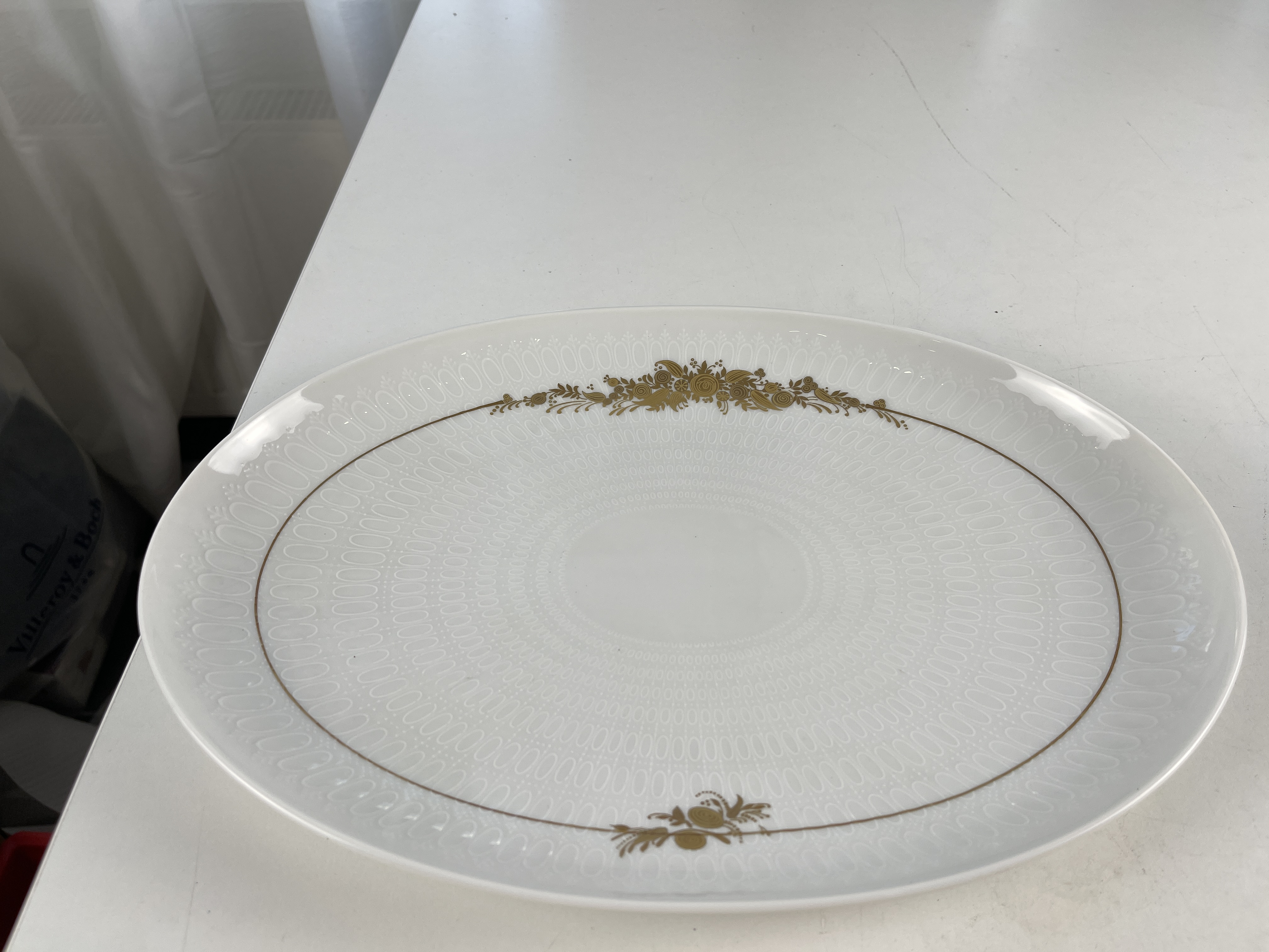   Hutschenreuther Porzellan Servierplatte 33 x 23 cm. Top Zustand. 