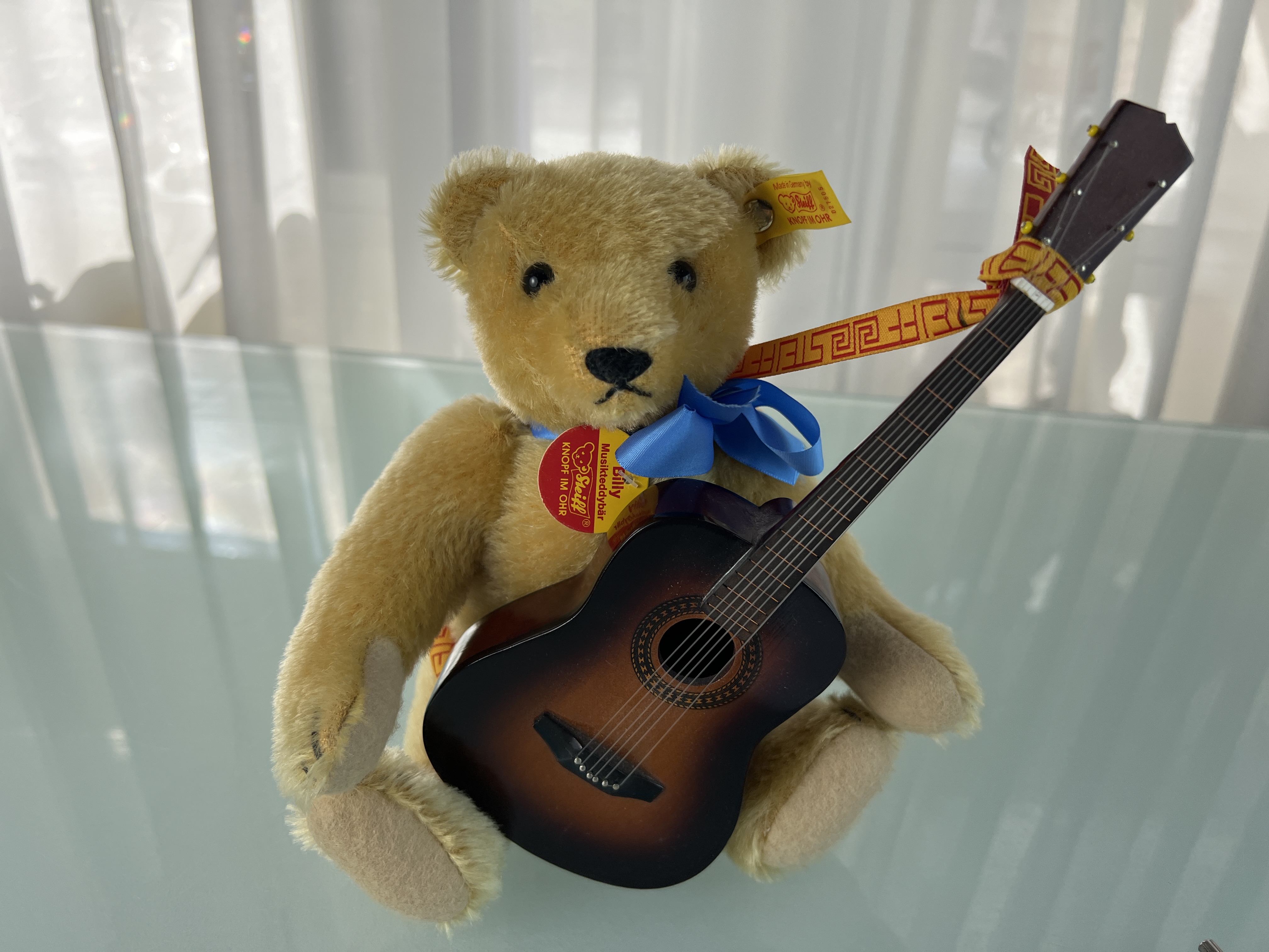 Steiff Tier 027505 Musikteddybär mit Gitarre 25cm Top Zustand 