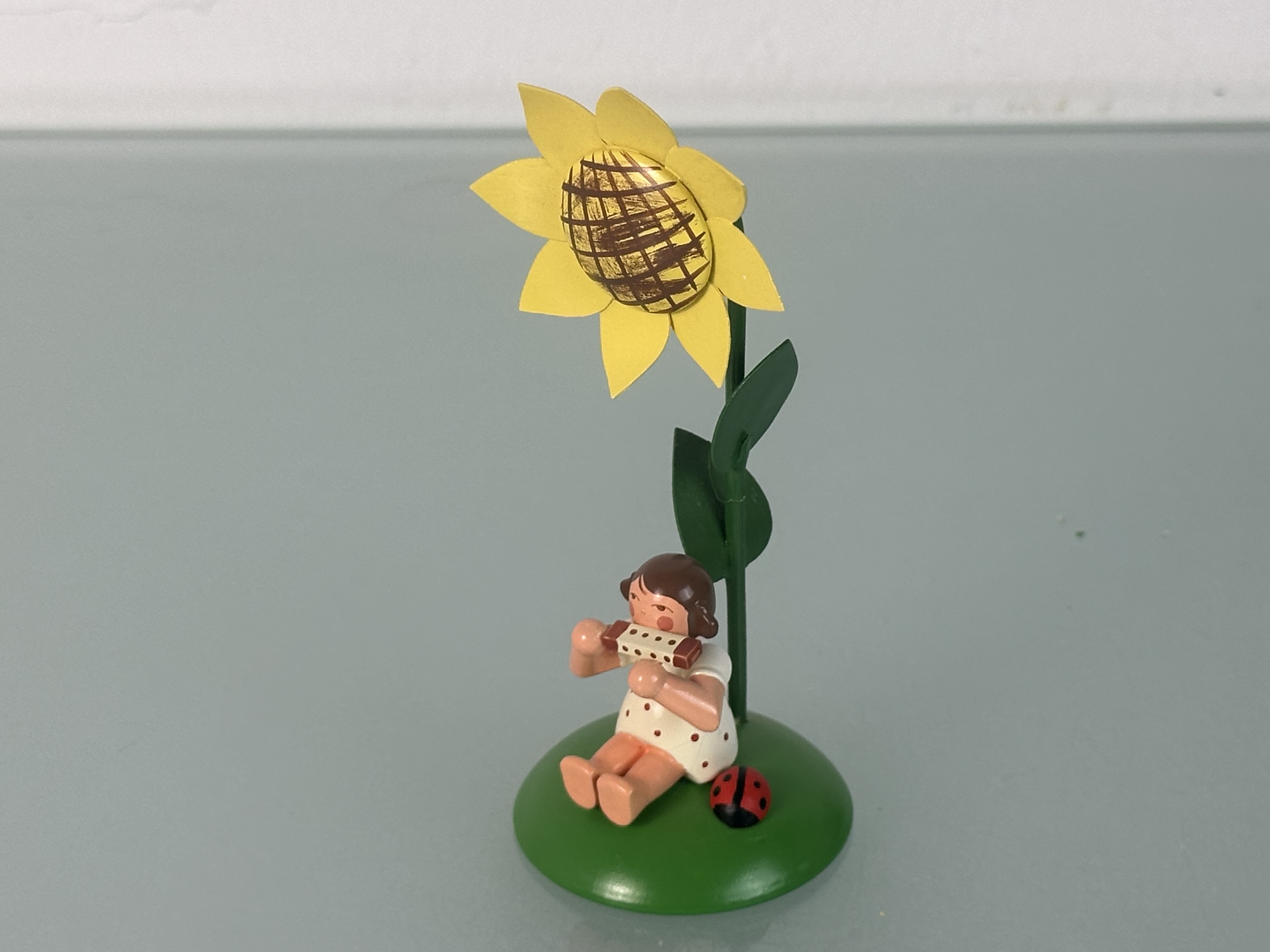 Erzgebirge Seiffener Figur Mädchen mit Harmonika 13,5 cm. Top Zustand
