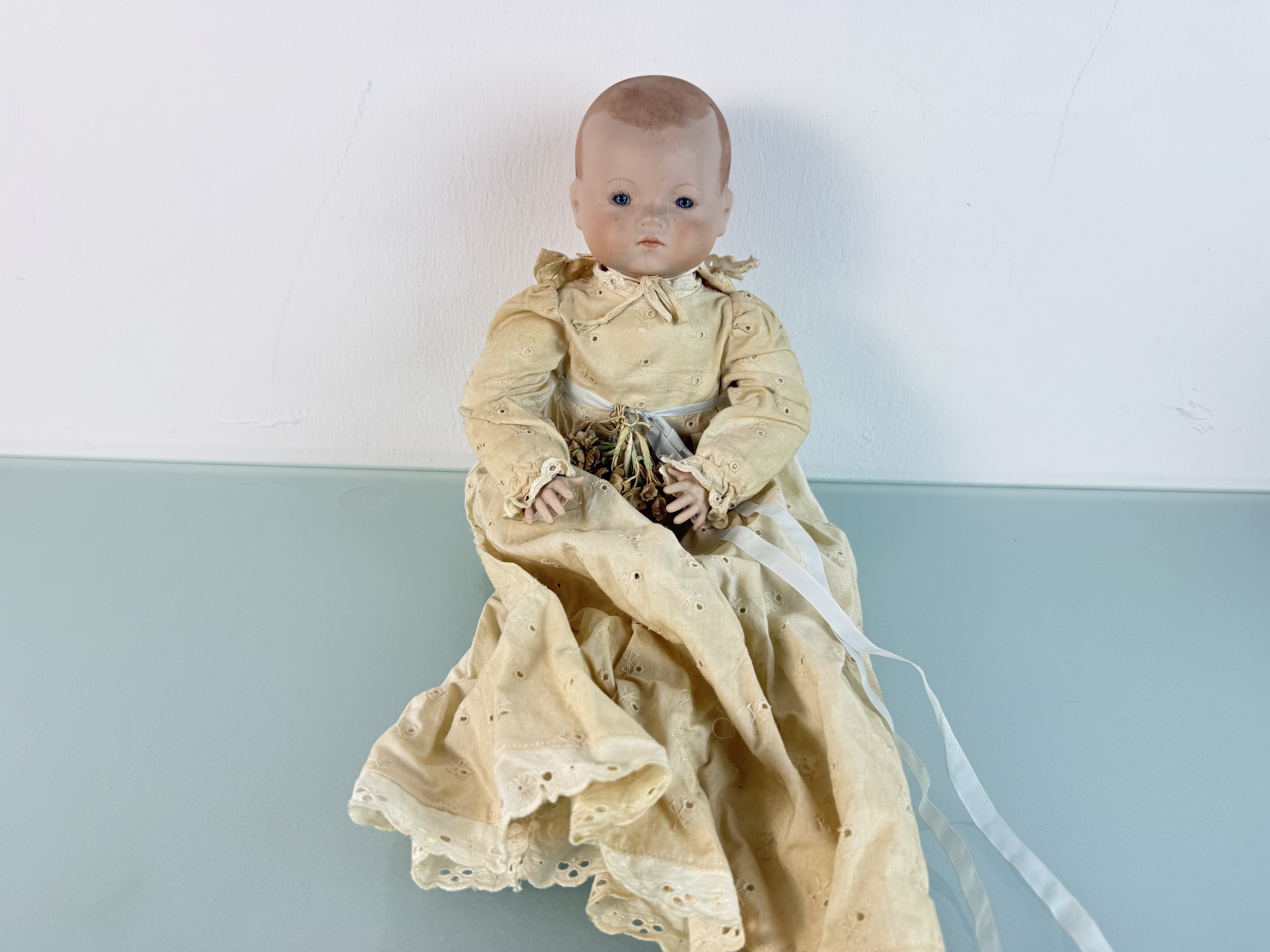 Künstlerpuppe Alte Puppe Porzellankopf Puppe 35 cm. Zustand Siehe Fotos.   