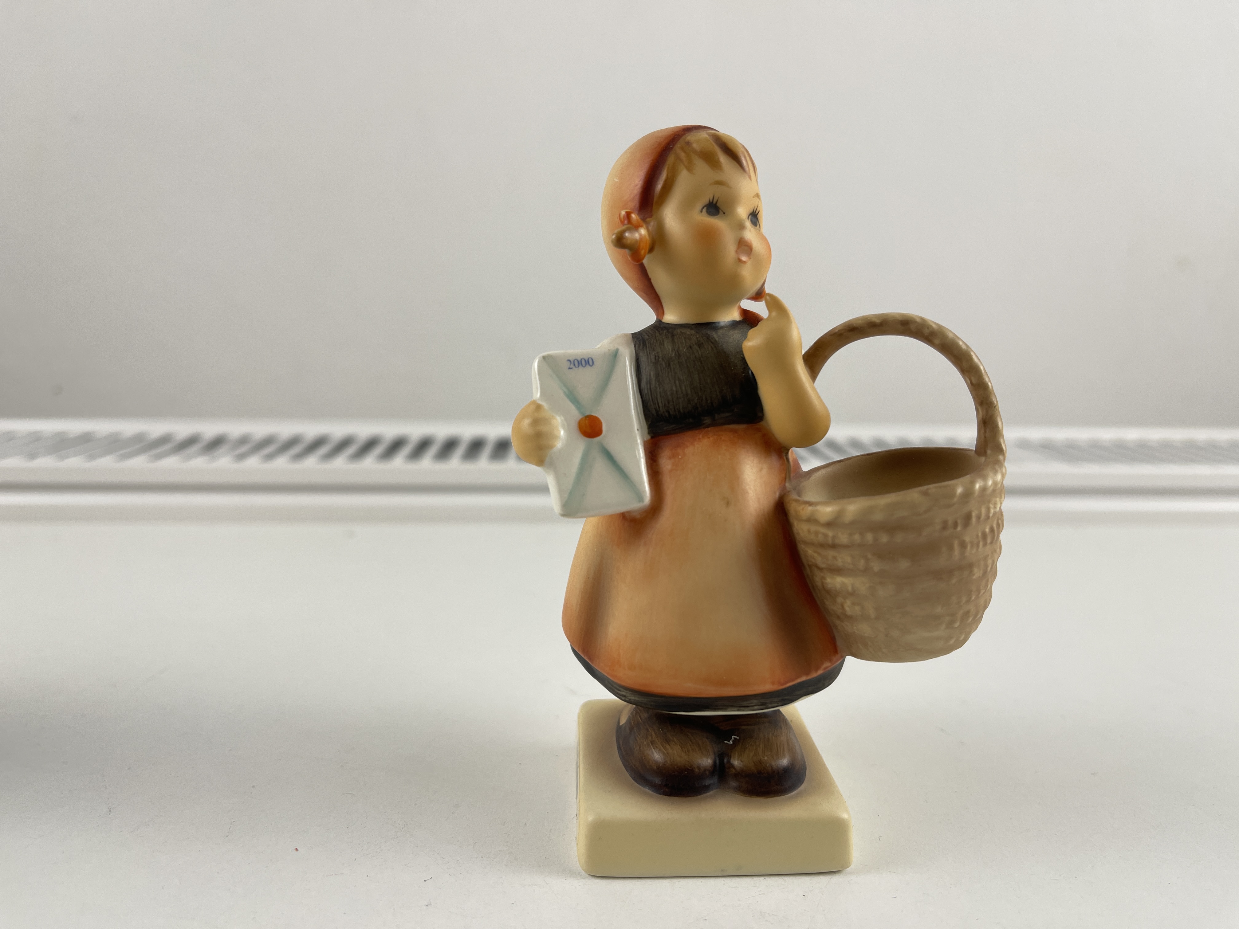  Hummel Figur 13 2/0 Gratulantin 11 cm. 2 Wahl. Top Zustand.    