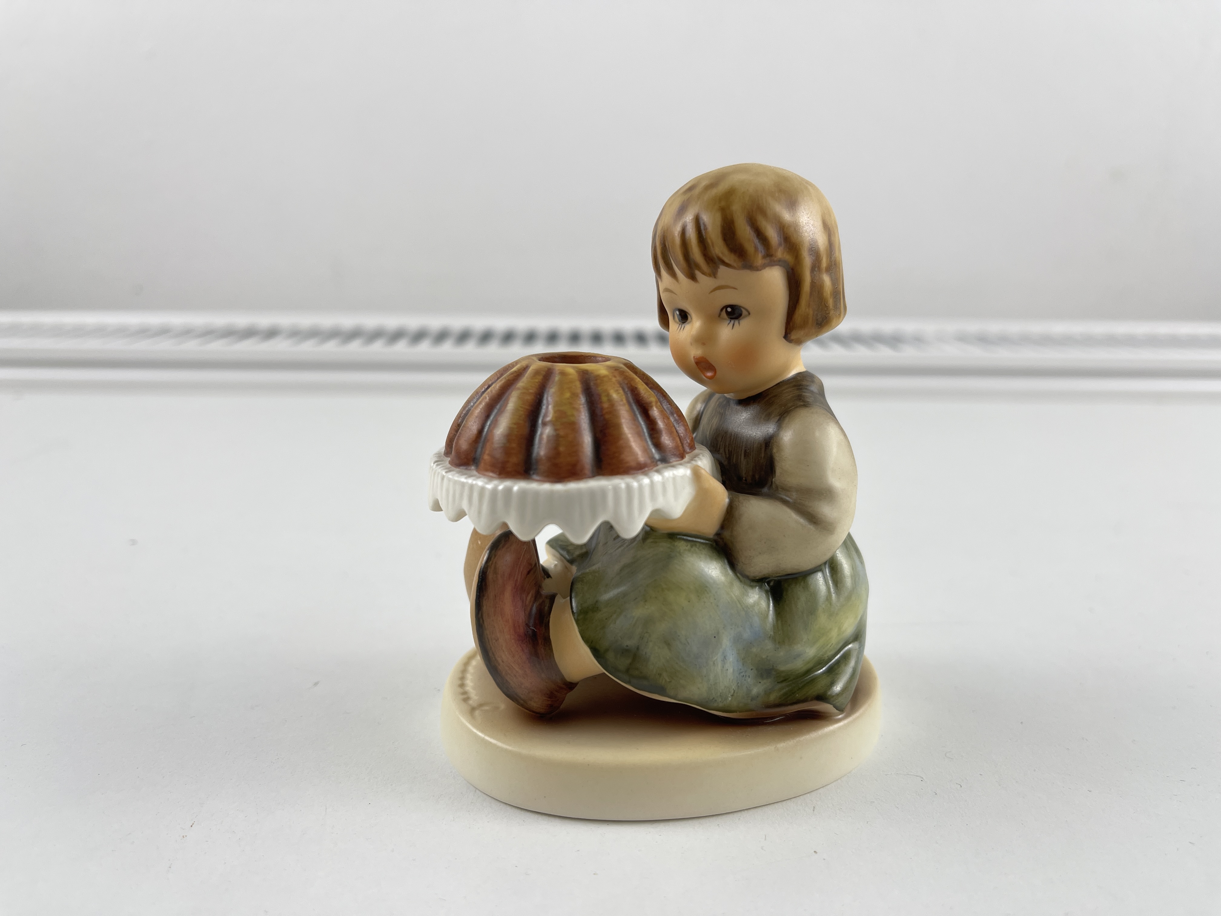 Hummel Figur 338 Der Geburtstagskuchen 9 cm. 1 Wahl - Top Zustand 