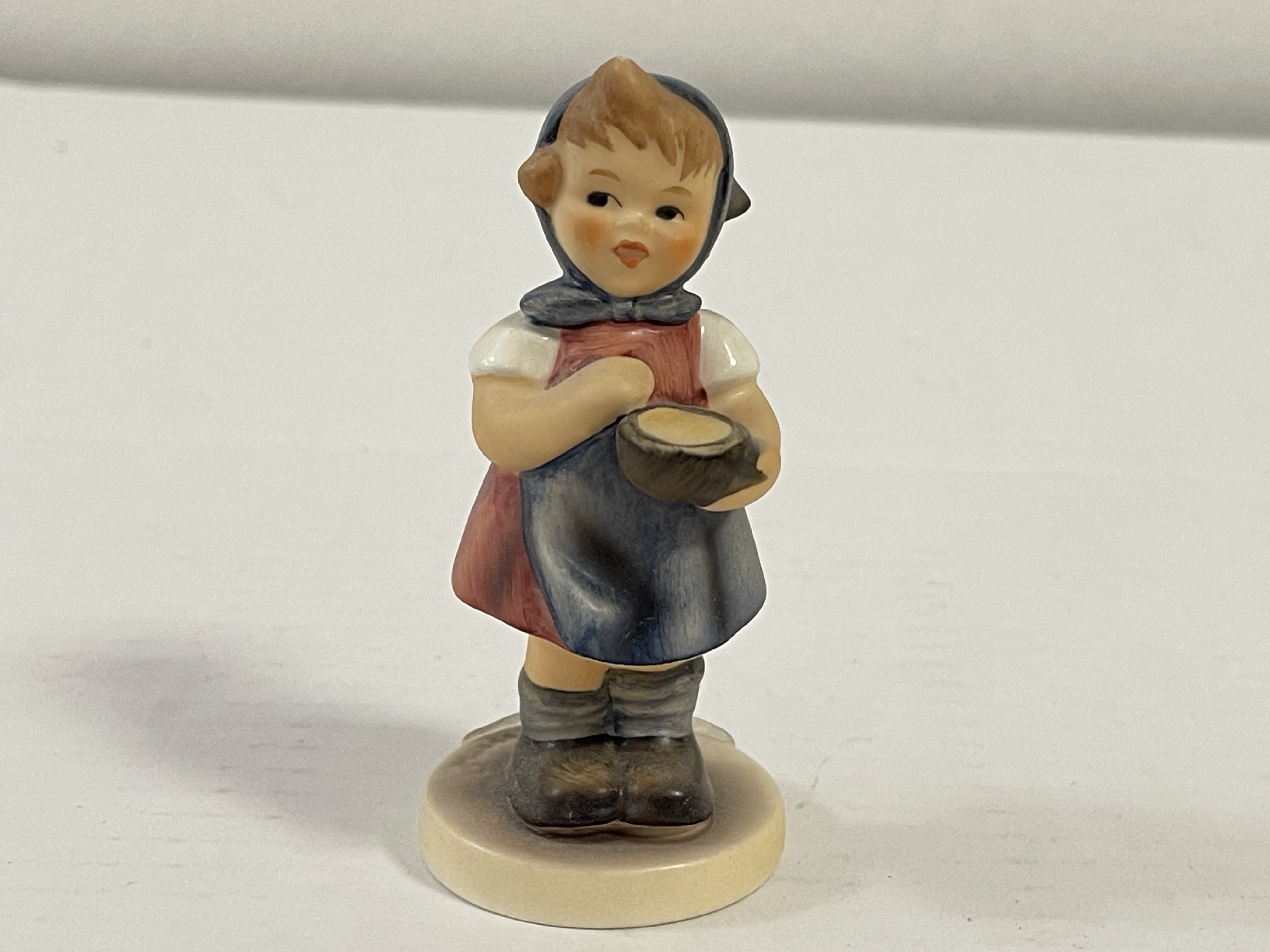 Hummel Figur 629 Jungbäuerin 9 cm. 1 Wahl - Top Zustand 