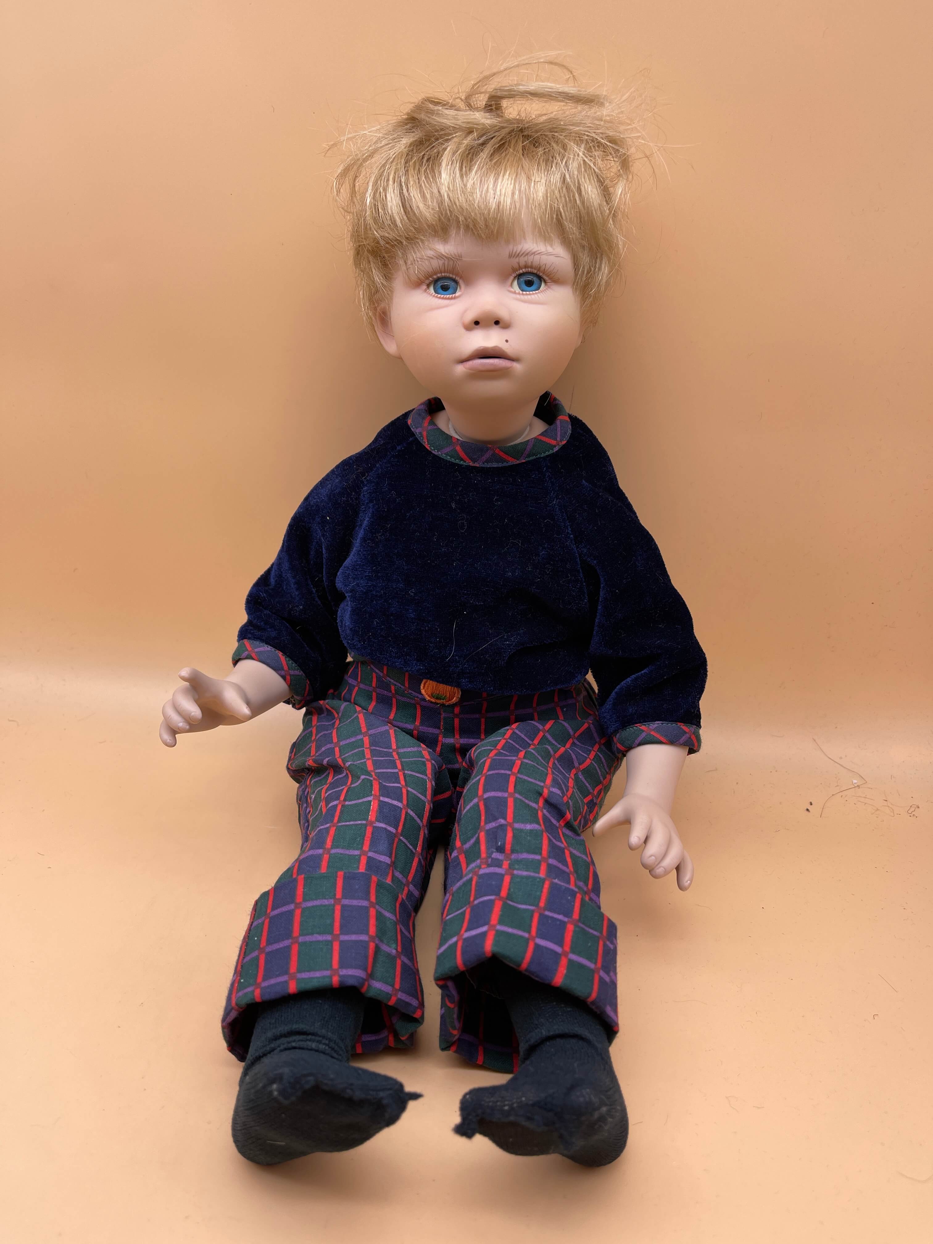 Christine Orange Künstlerpuppe Porzellan Puppe 42 cm. Top Zustand   