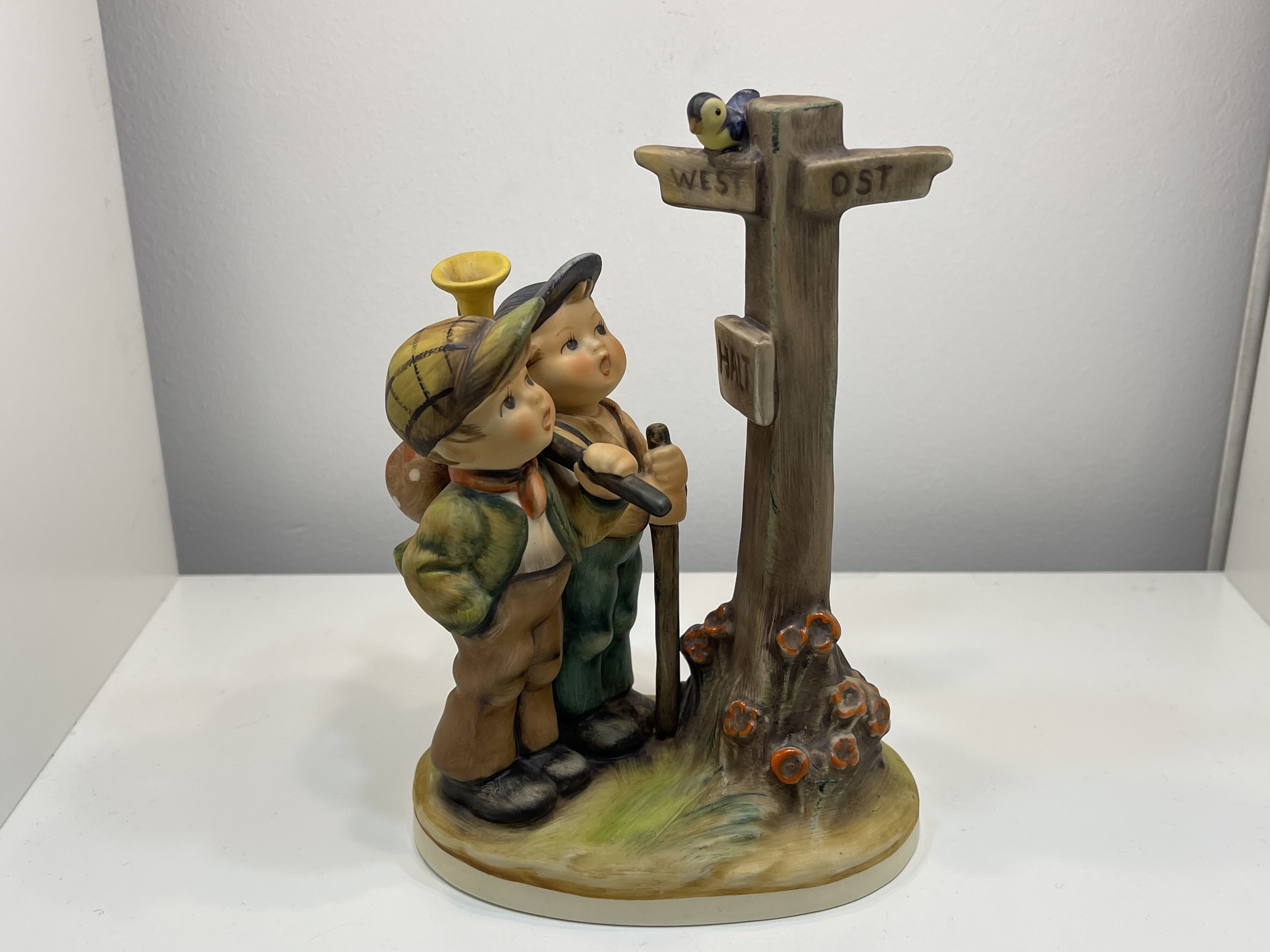 Hummel Figur 331 Am Scheideweg 17 cm. 1 Wahl. Top Zustand