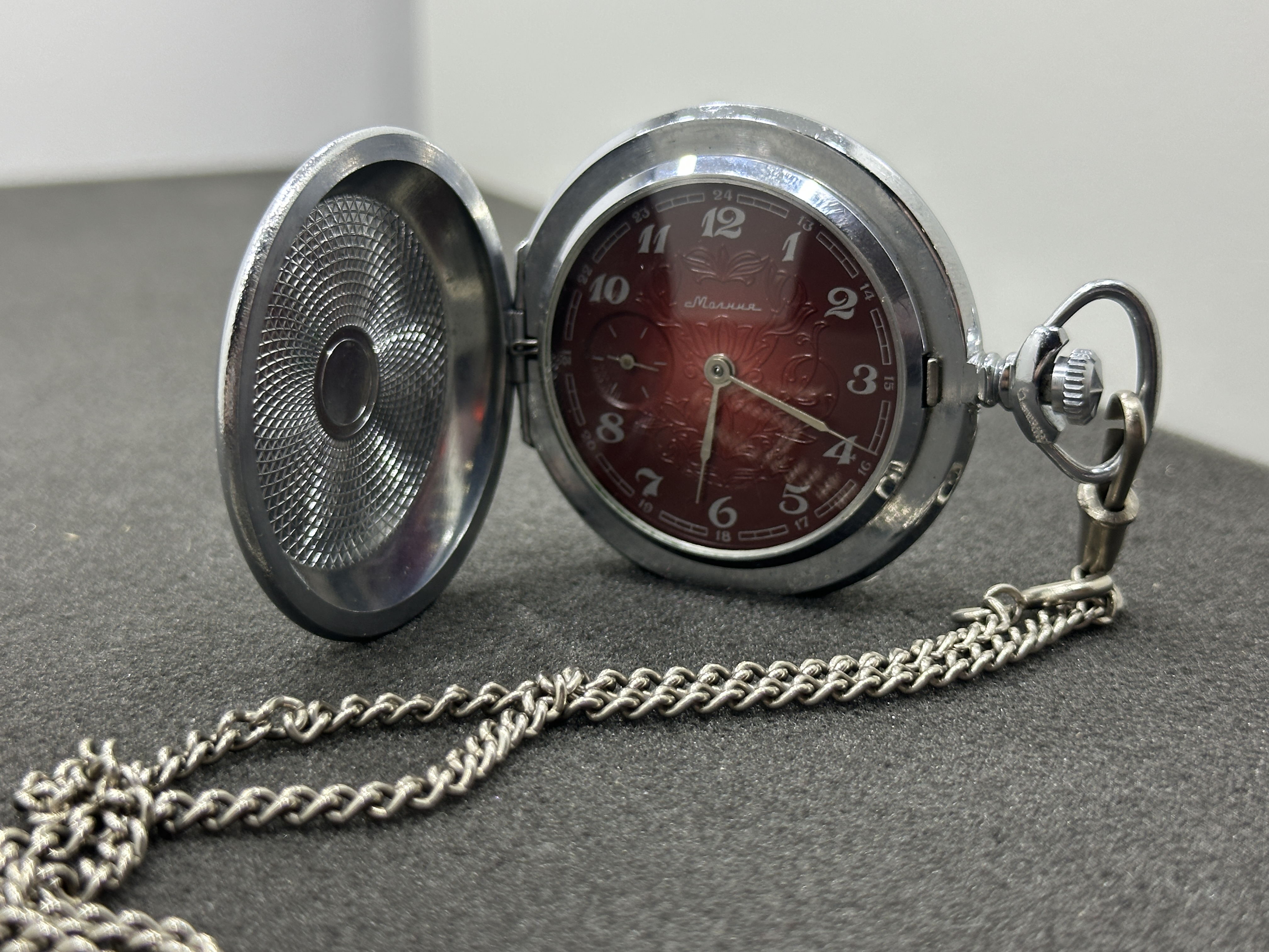 Molnija Taschenuhr - Sowjetische Taschenuhr Ø 5 cm - Zustand siehe Fotos(braucht Reparatur)
