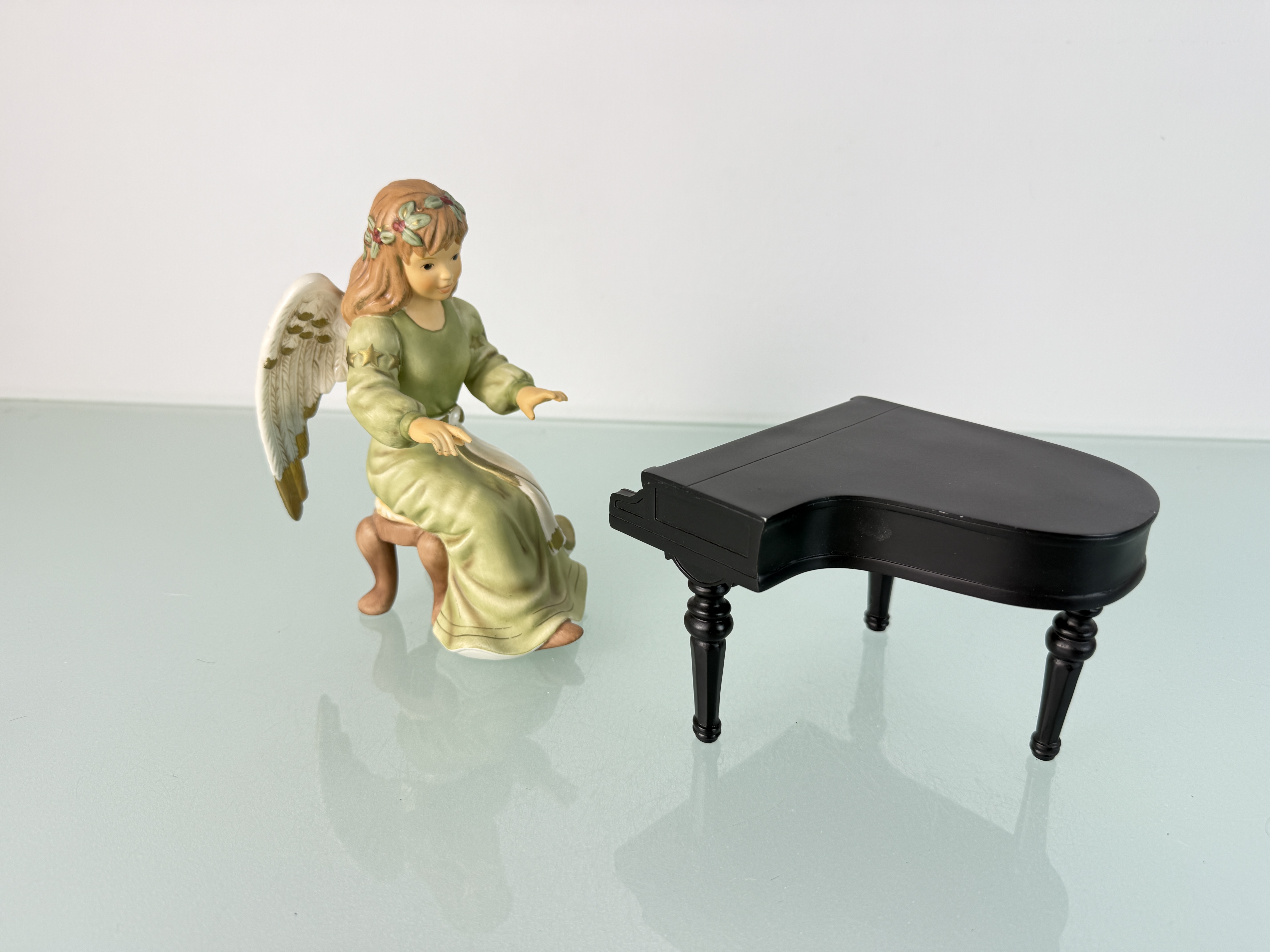 Goebel Figur Engel mit Piano Flügel 18cm. 1 Wahl Top Zustand