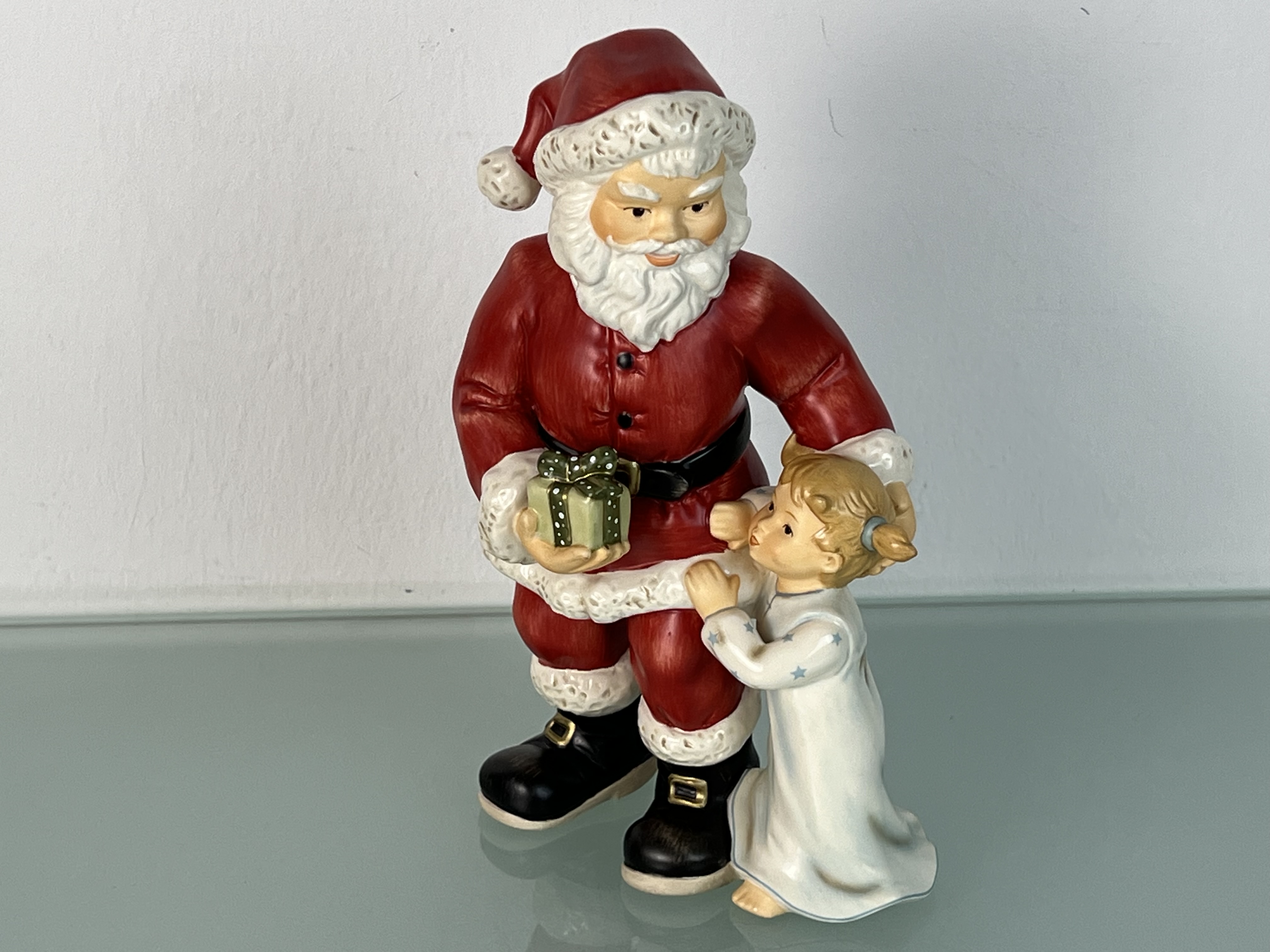 Goebel Figur Weihnachtsmann "Bald ist Bescherung" 20,5 cm. Top Zustand