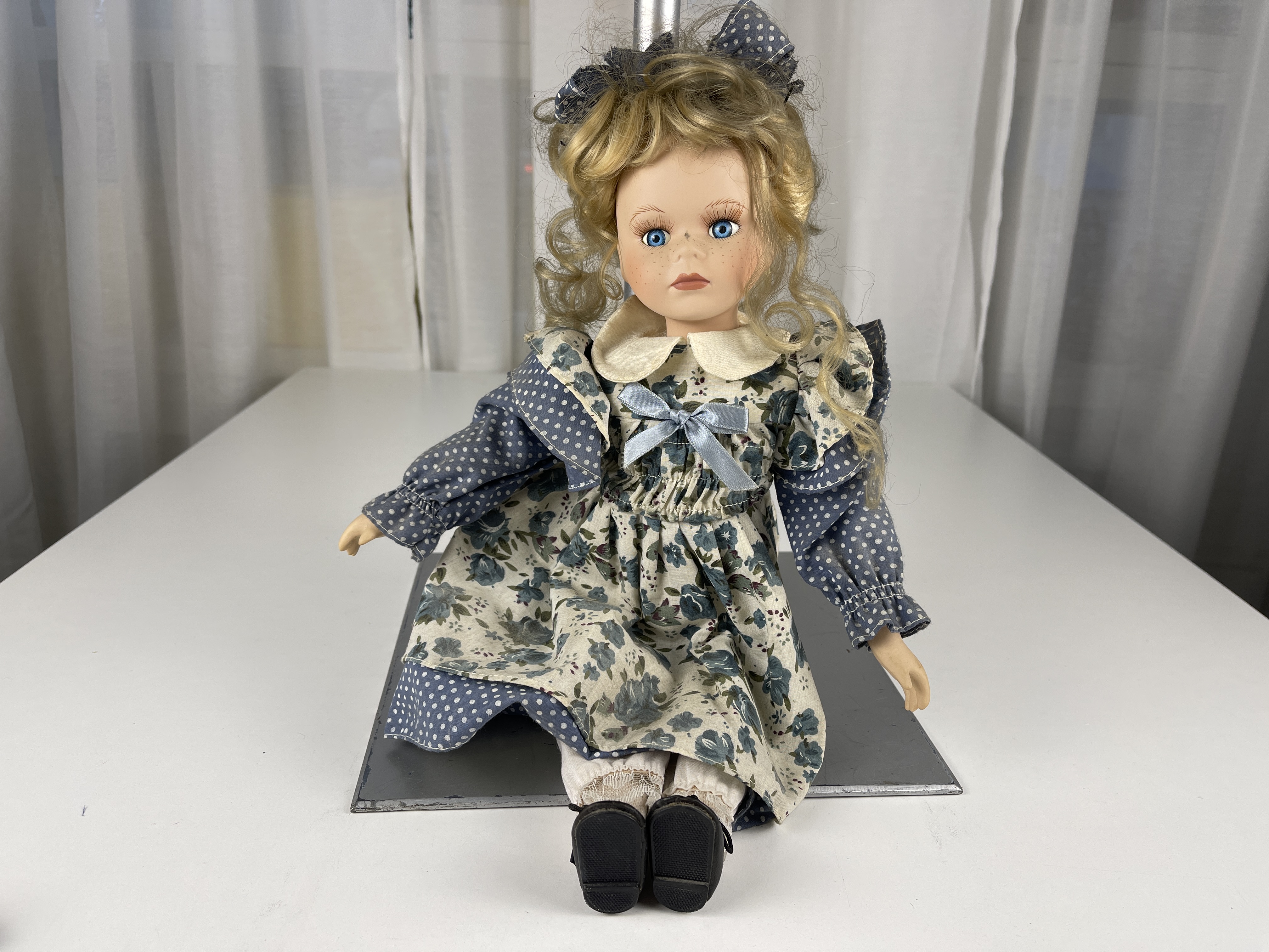 Künstlerpuppe Sammler Porzellan Puppe 39 cm Zustand siehe Fotos  Kopie