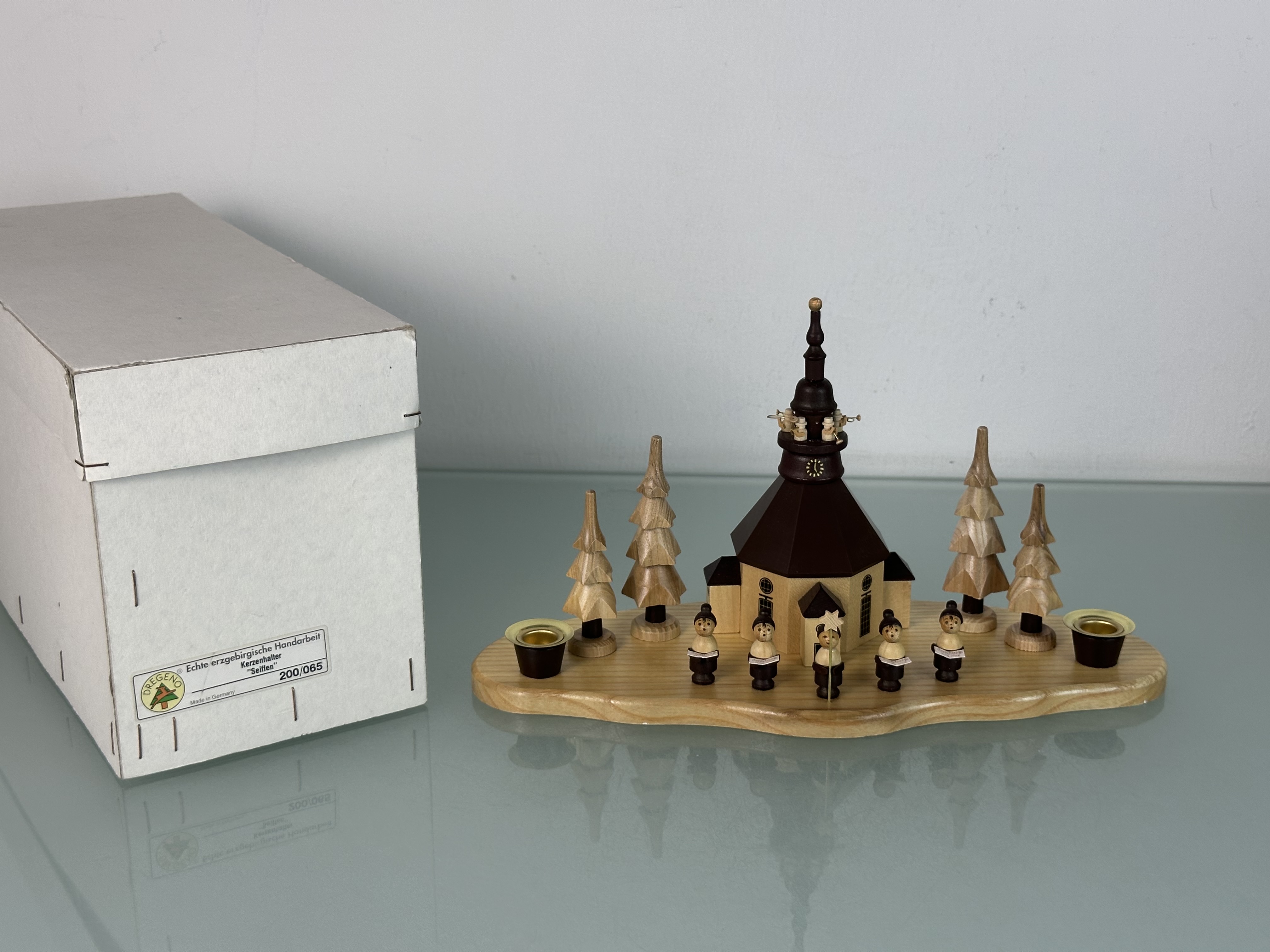 Erzgebirge Seiffener Lichterträger mit Seiffener Kirche 15,5 x 28 x 11,7 cm. Top Zustand