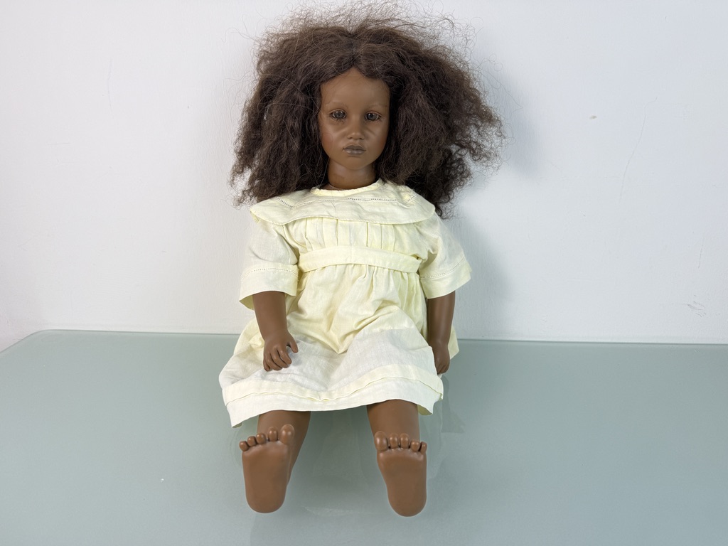  Annette Himstedt Künstlerpuppe Vinyl Puppe Fatou 60 cm. Top Zustand