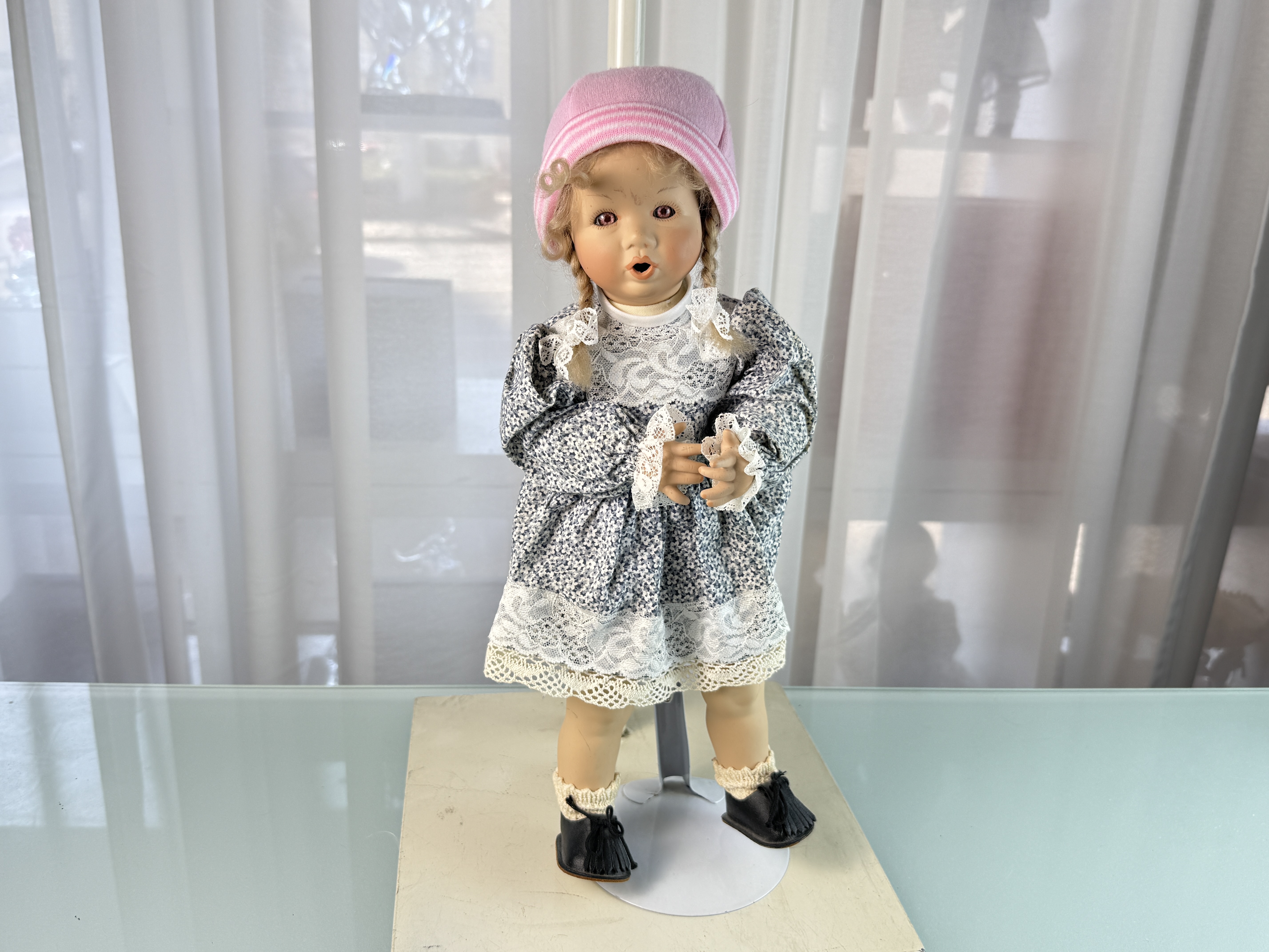 Künstlerpuppe Puppe Porzellan 38 cm Top Zustand  Siehe Fotos
